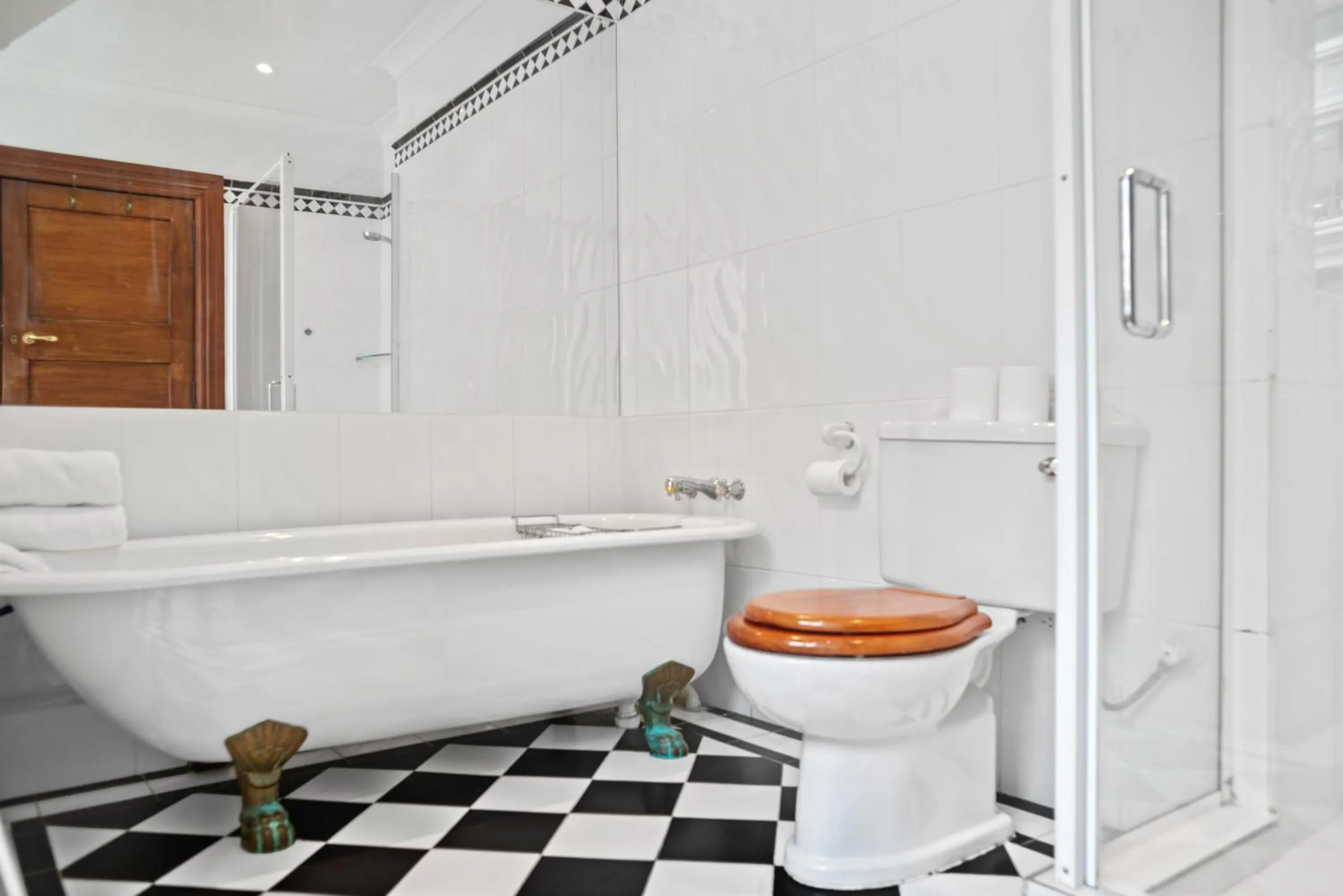 Wellesley Boutique Hotel