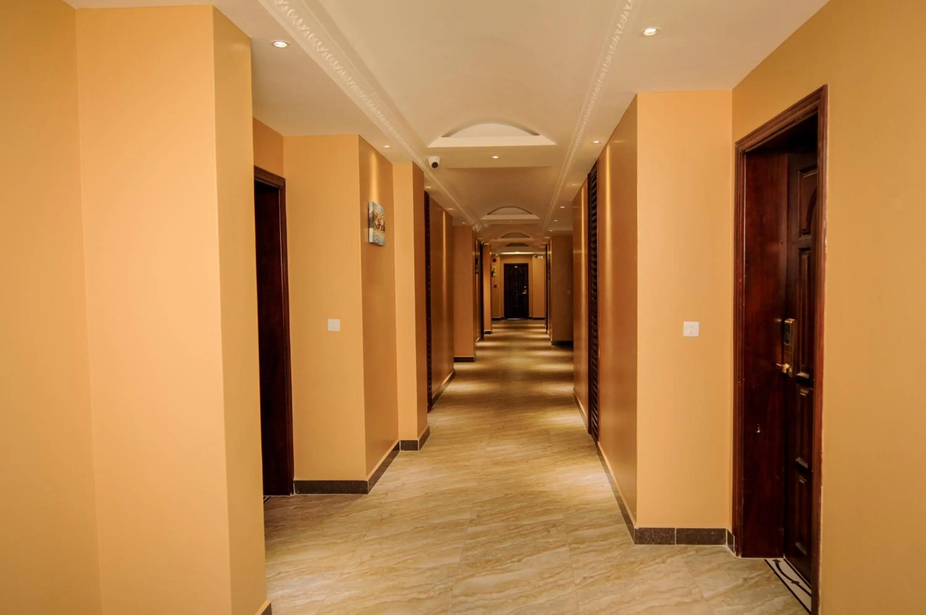 Area and facilities in Russell Hotel