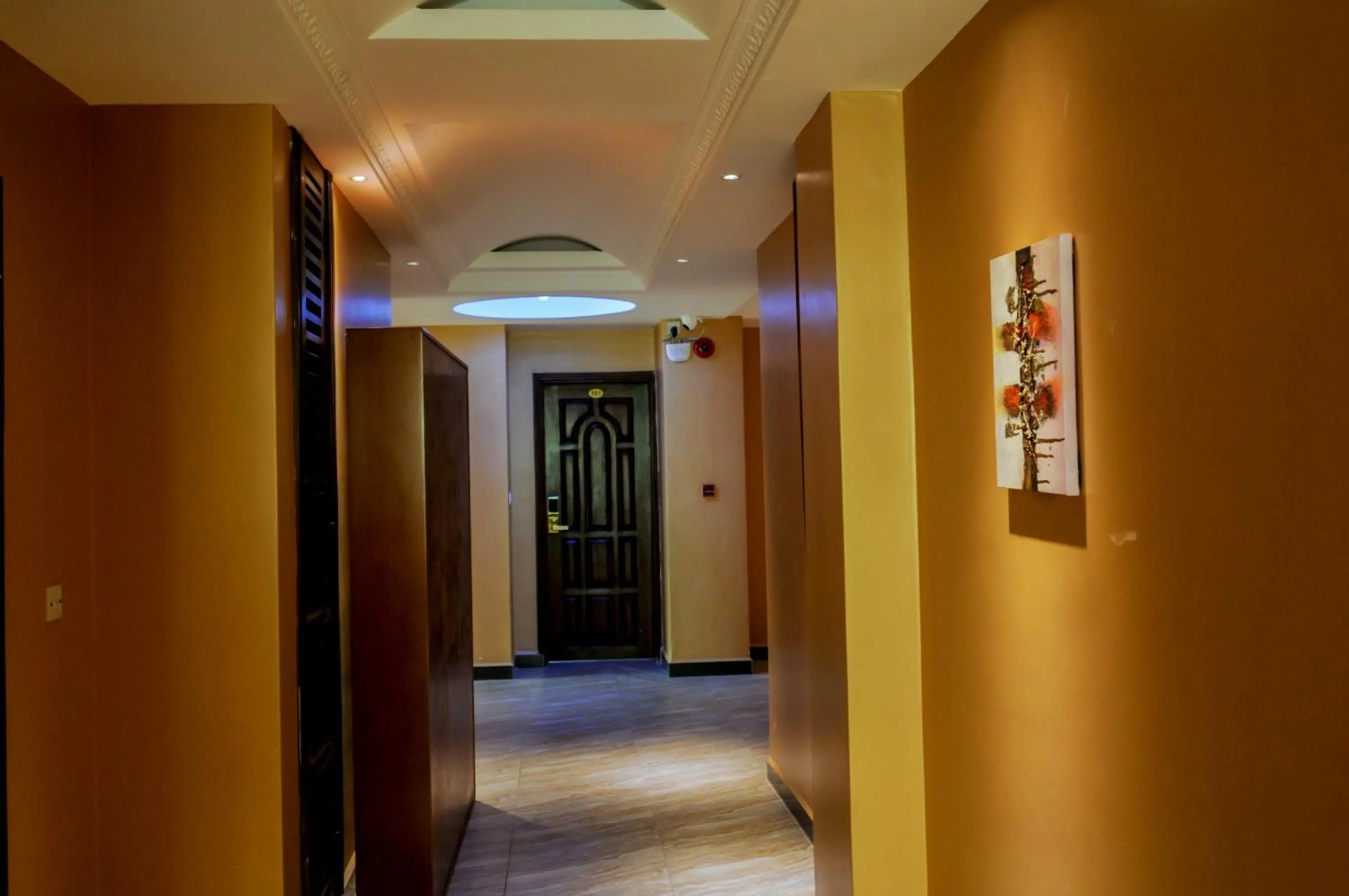 Area and facilities in Russell Hotel