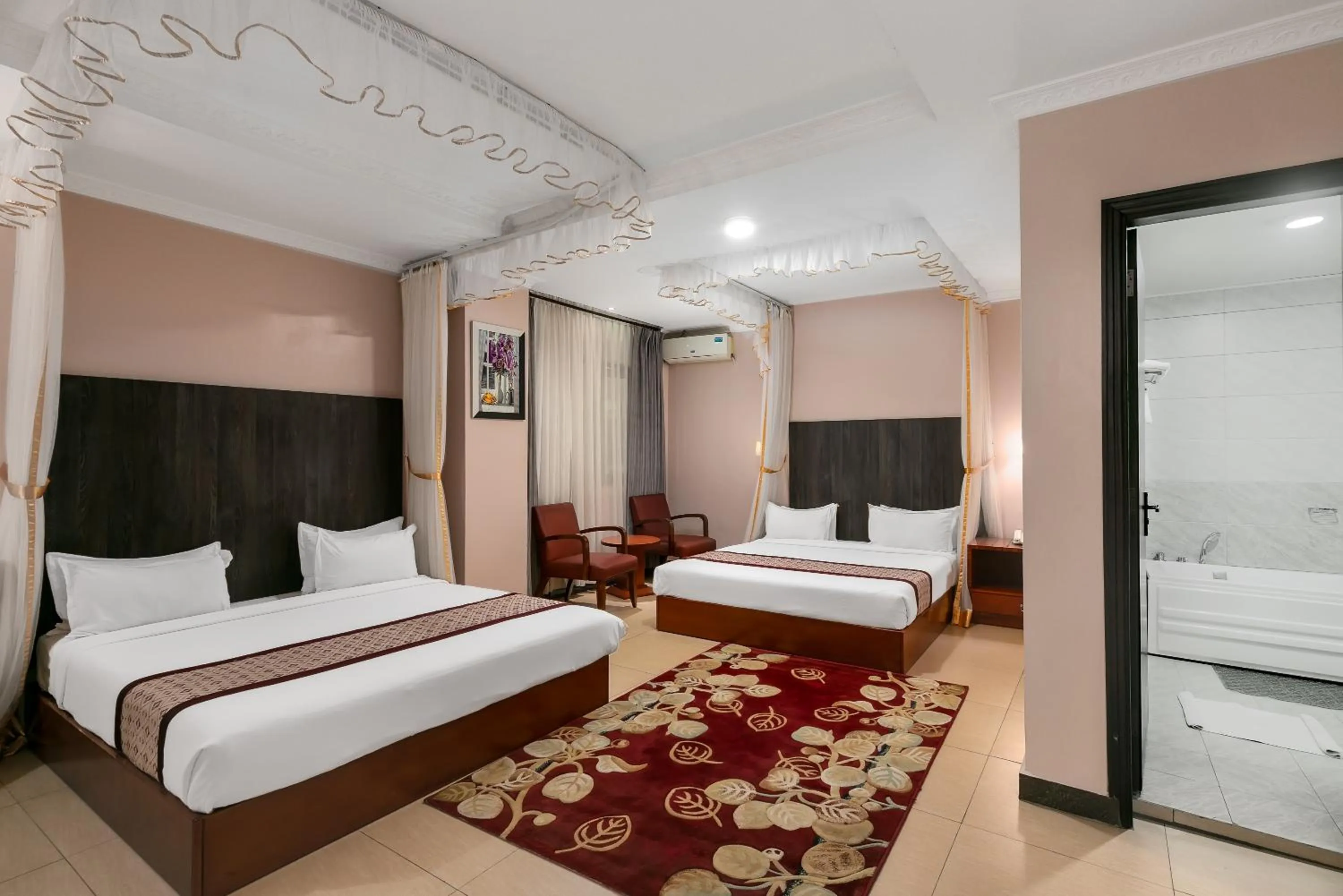 Bed in Russell Hotel