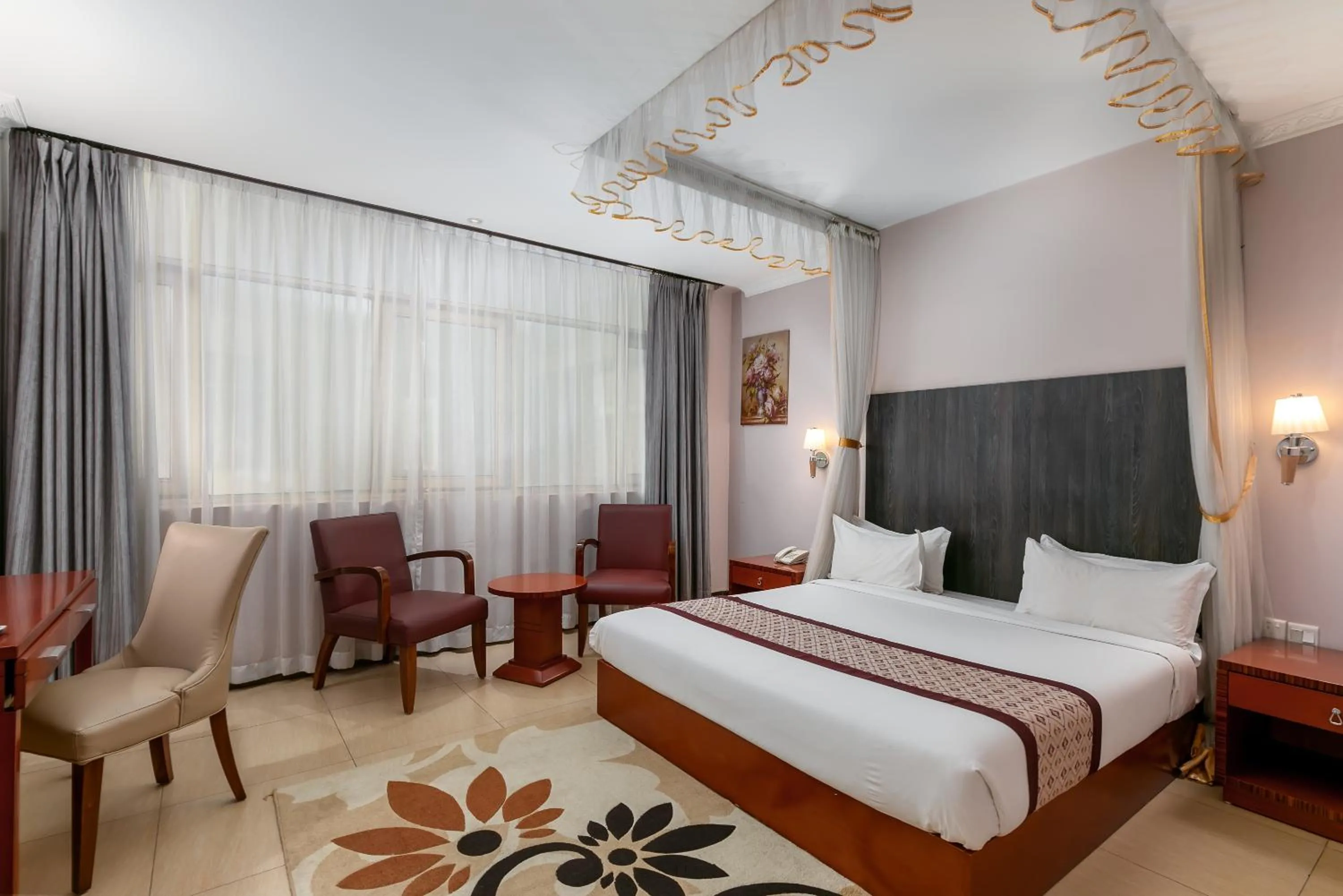 Bed in Russell Hotel