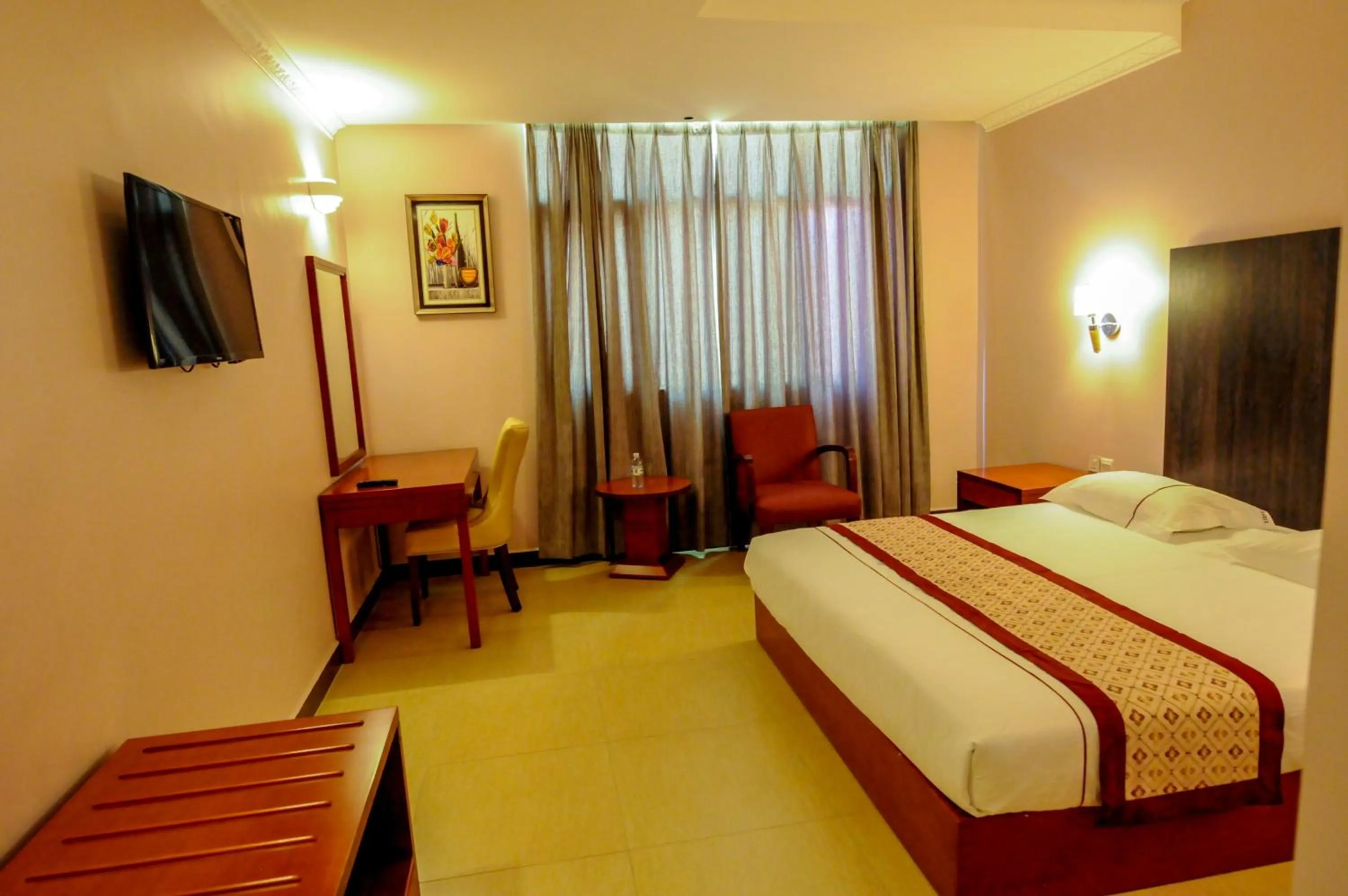 Bed in Russell Hotel