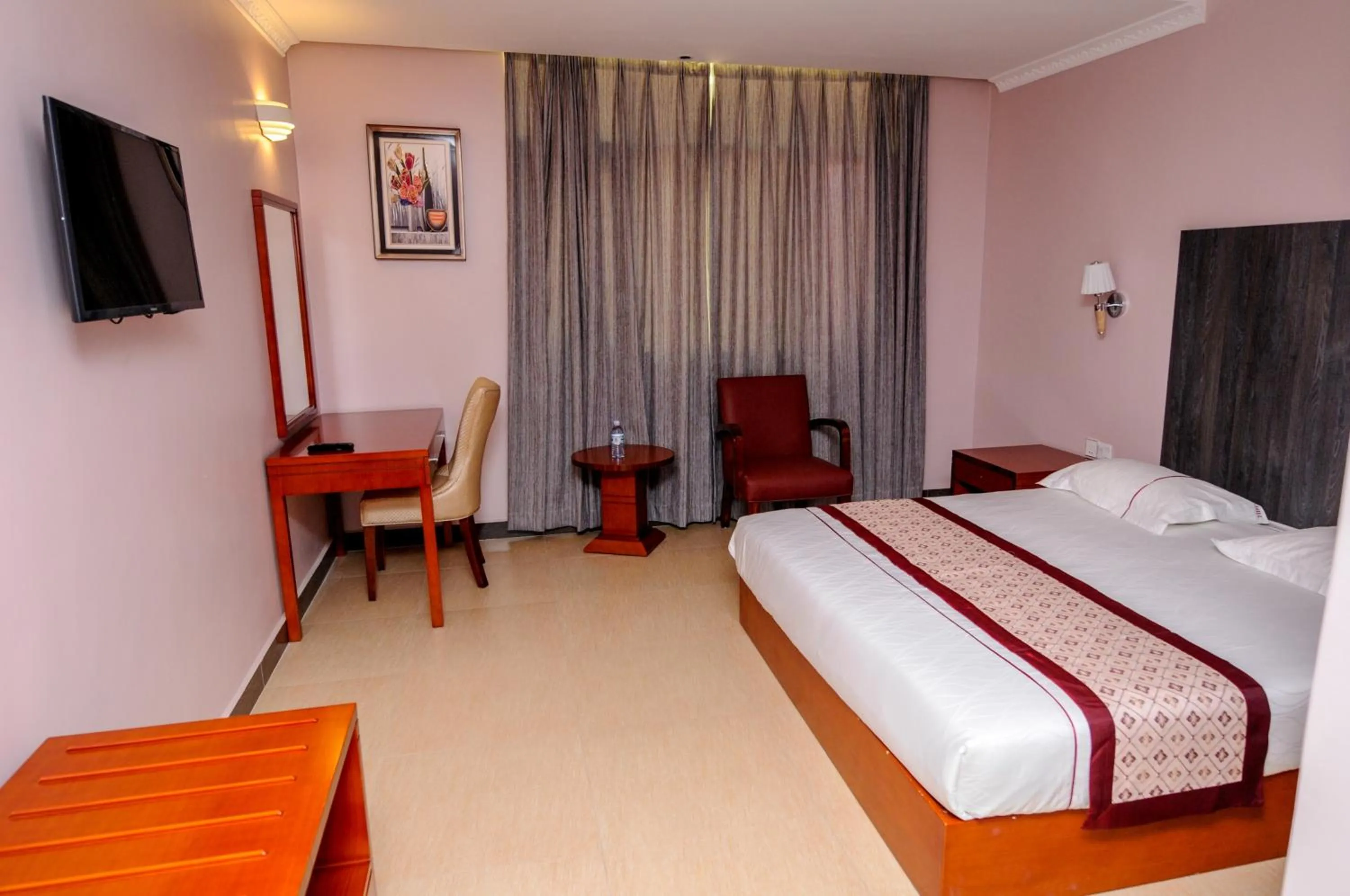 Bed in Russell Hotel