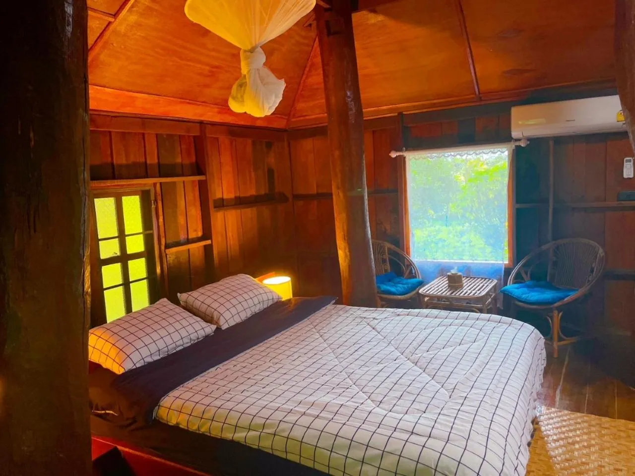 Guests, Bed in Khoom Kam Kaew