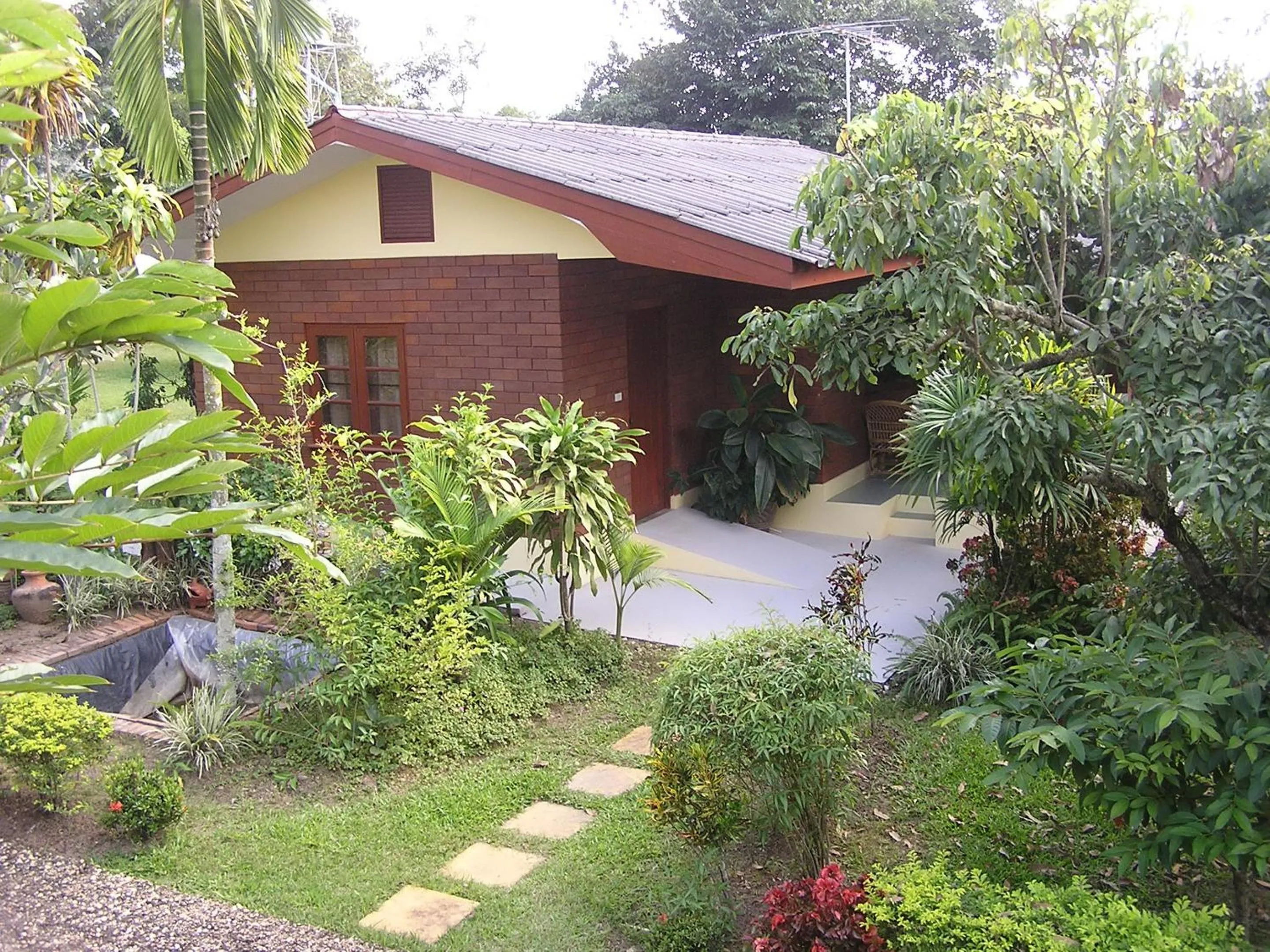 Property building in Khoom Kam Kaew