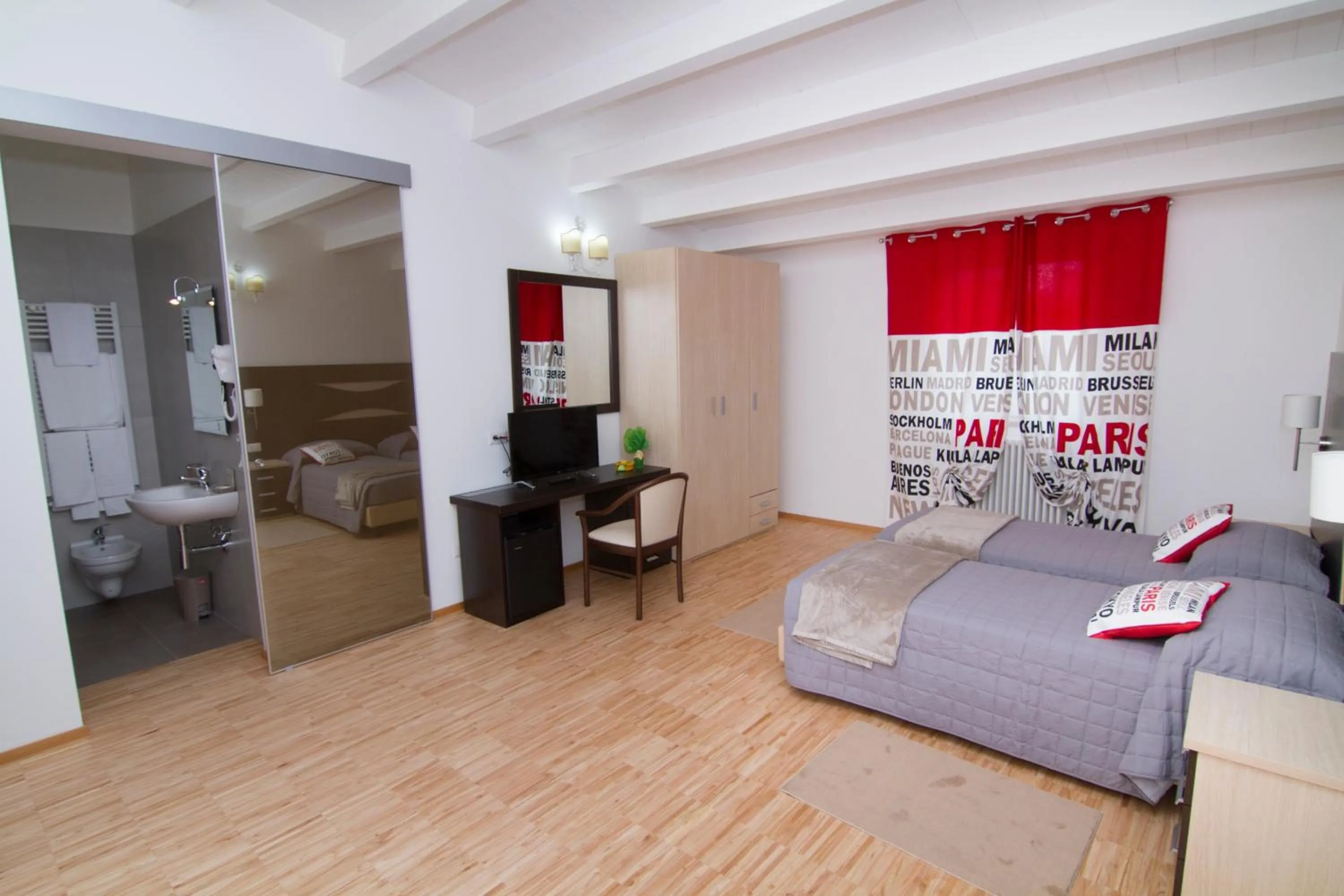 Photo of the whole room, Bed in Al Bastione Relais Suite & Rooms