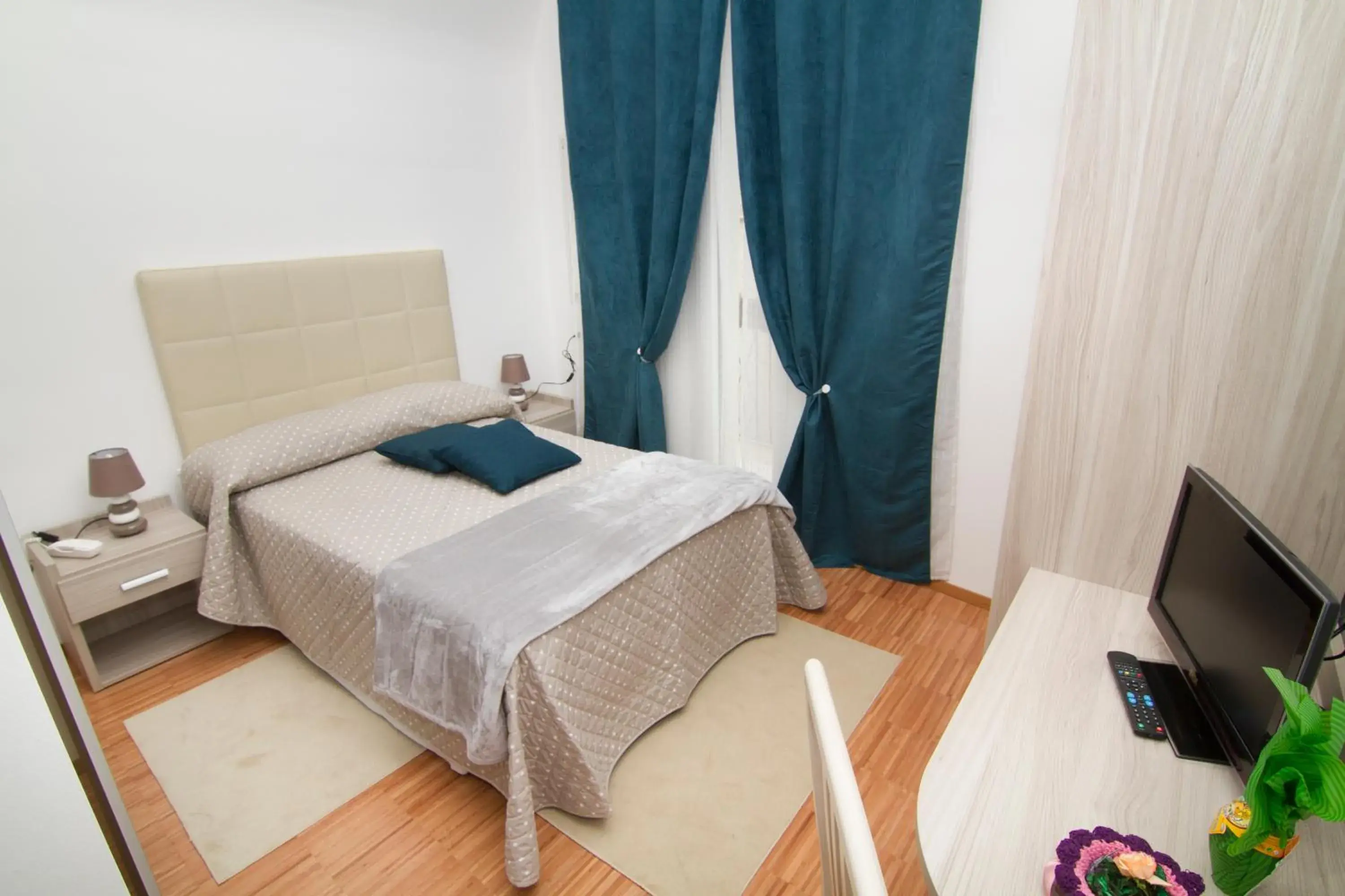 Small Double Room in Al Bastione Relais Suite & Rooms Small Double Room in Al Bastione Relais Suite & Rooms