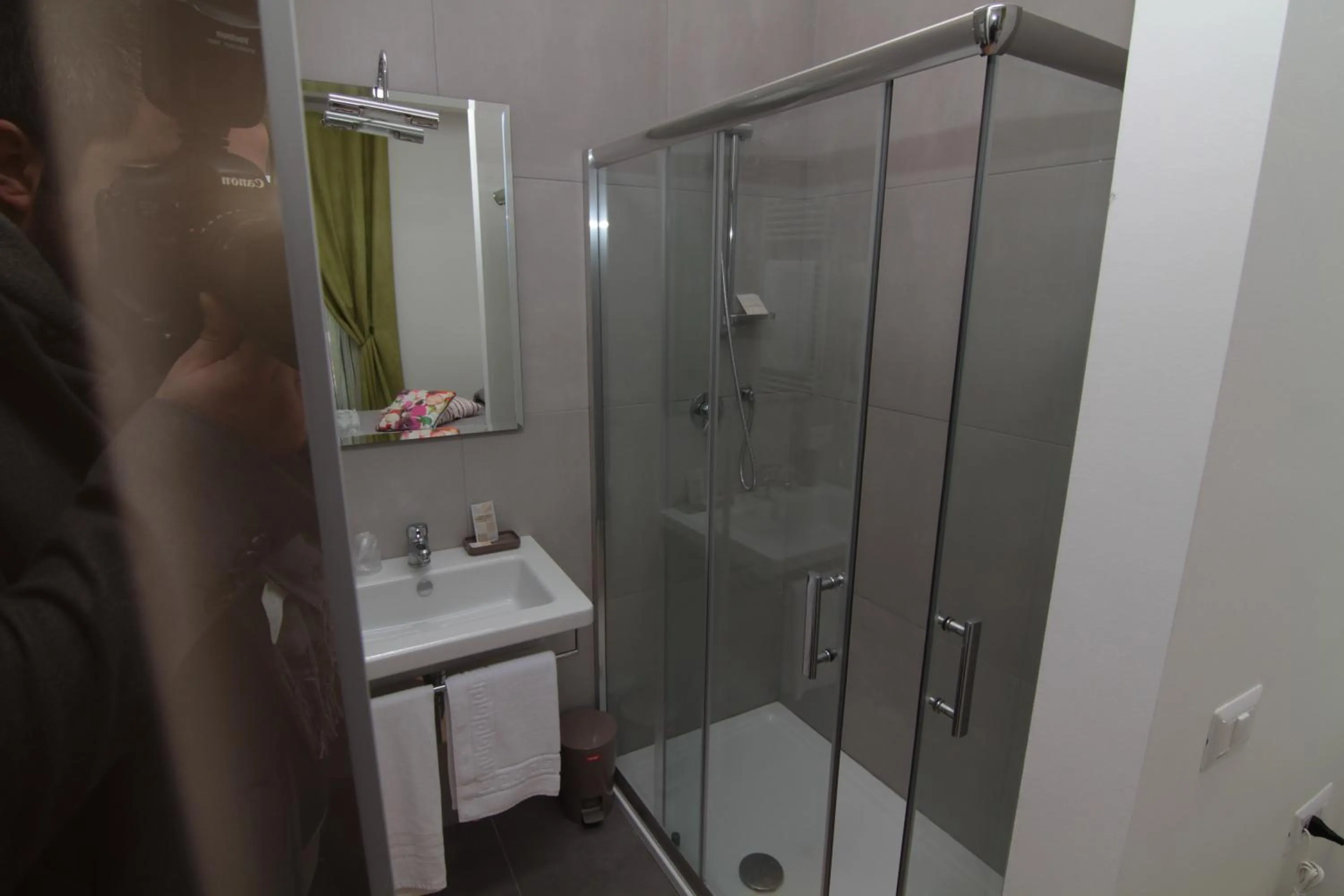 Shower in Al Bastione Relais Suite & Rooms