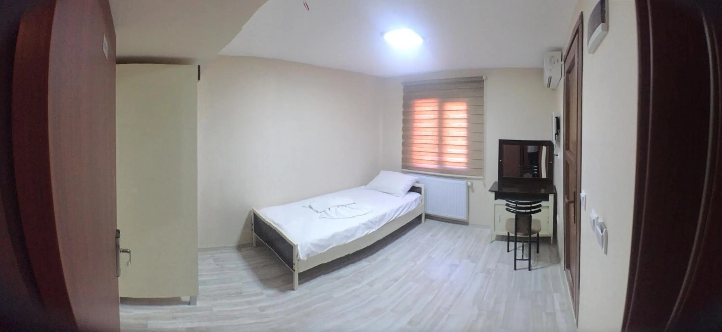 Bed in Beyoglu Huzur Hotel