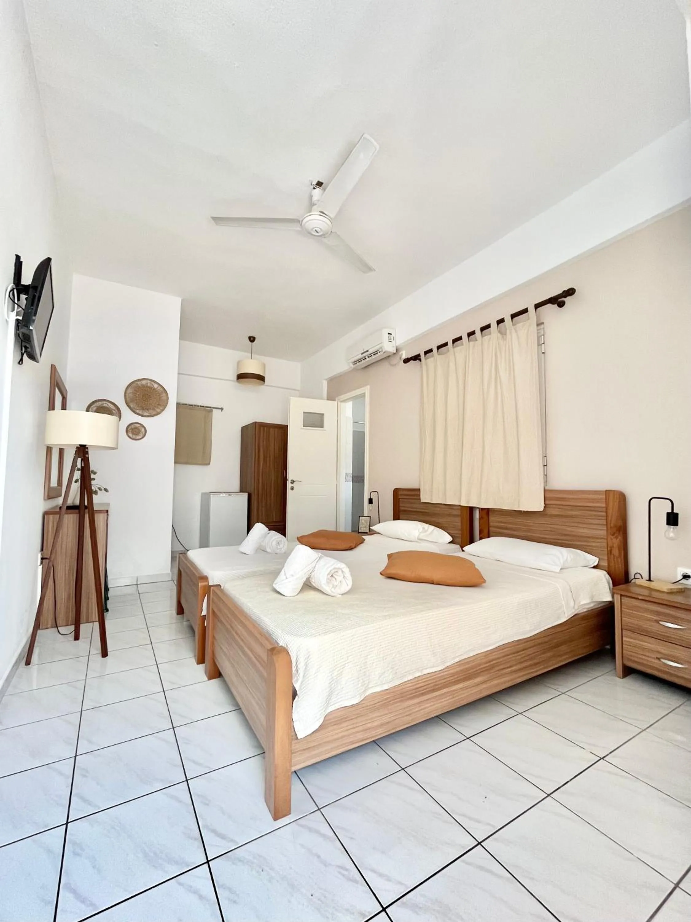 Koutrakis Rooms