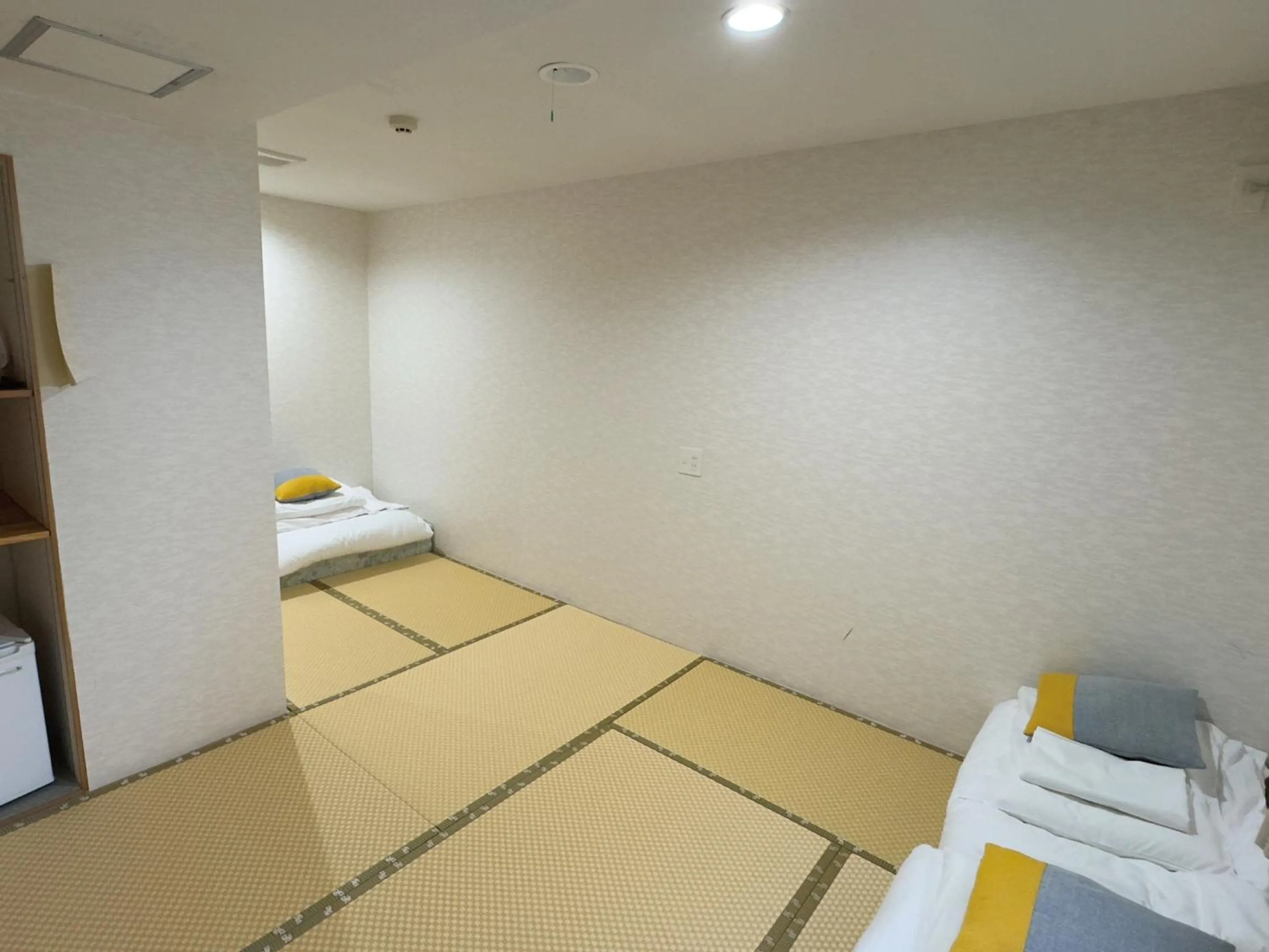 Photo of the whole room, Bed in Victoria Hotel