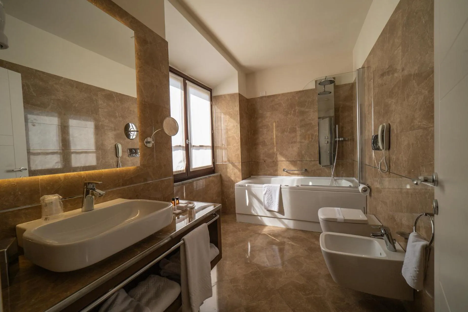 Bathroom in Hotel Palazzo San Lorenzo & Spa