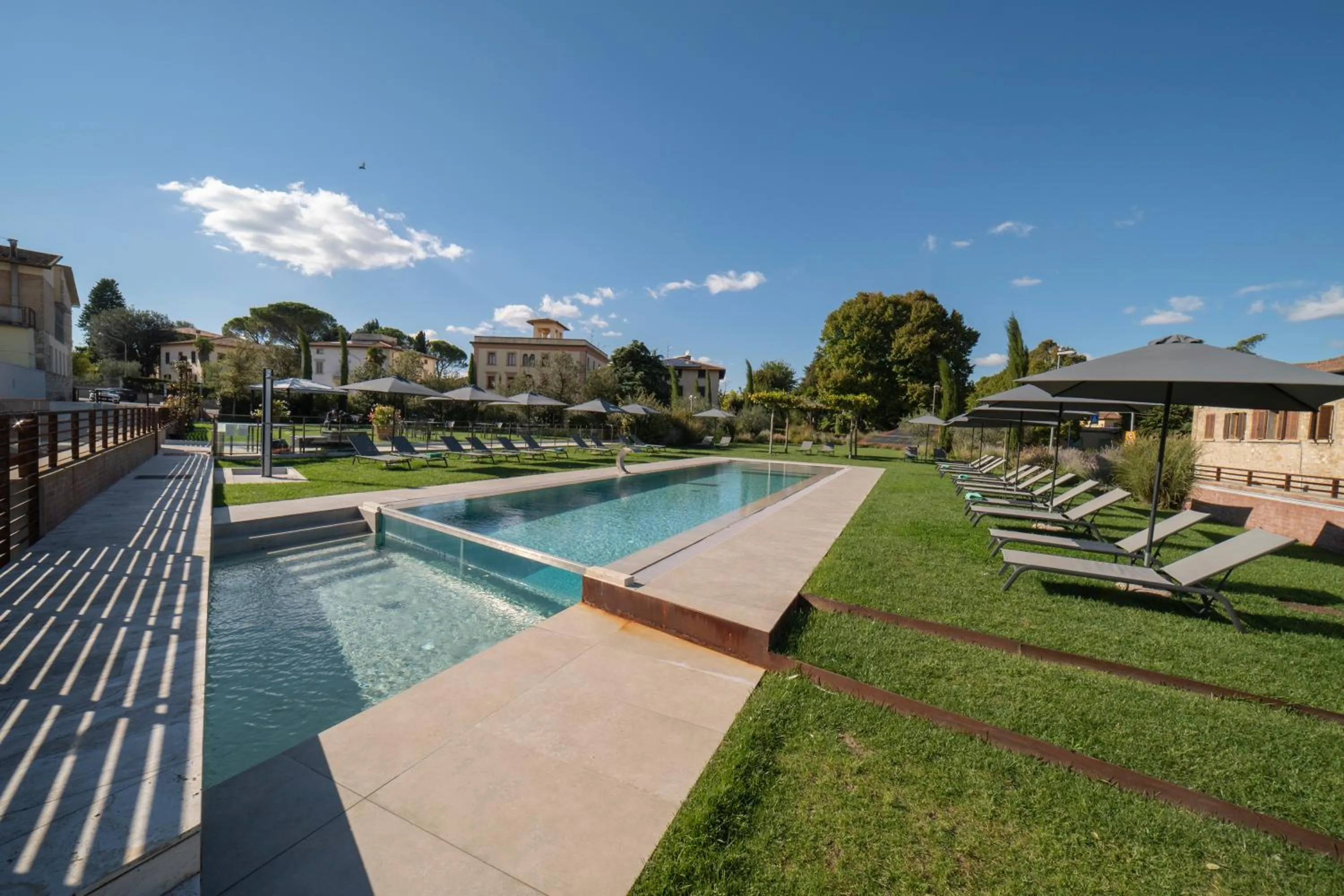 Swimming pool in Hotel Palazzo San Lorenzo & Spa