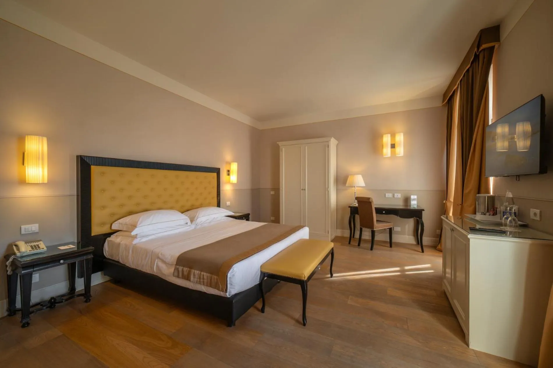 Bedroom, Bed in Hotel Palazzo San Lorenzo & Spa