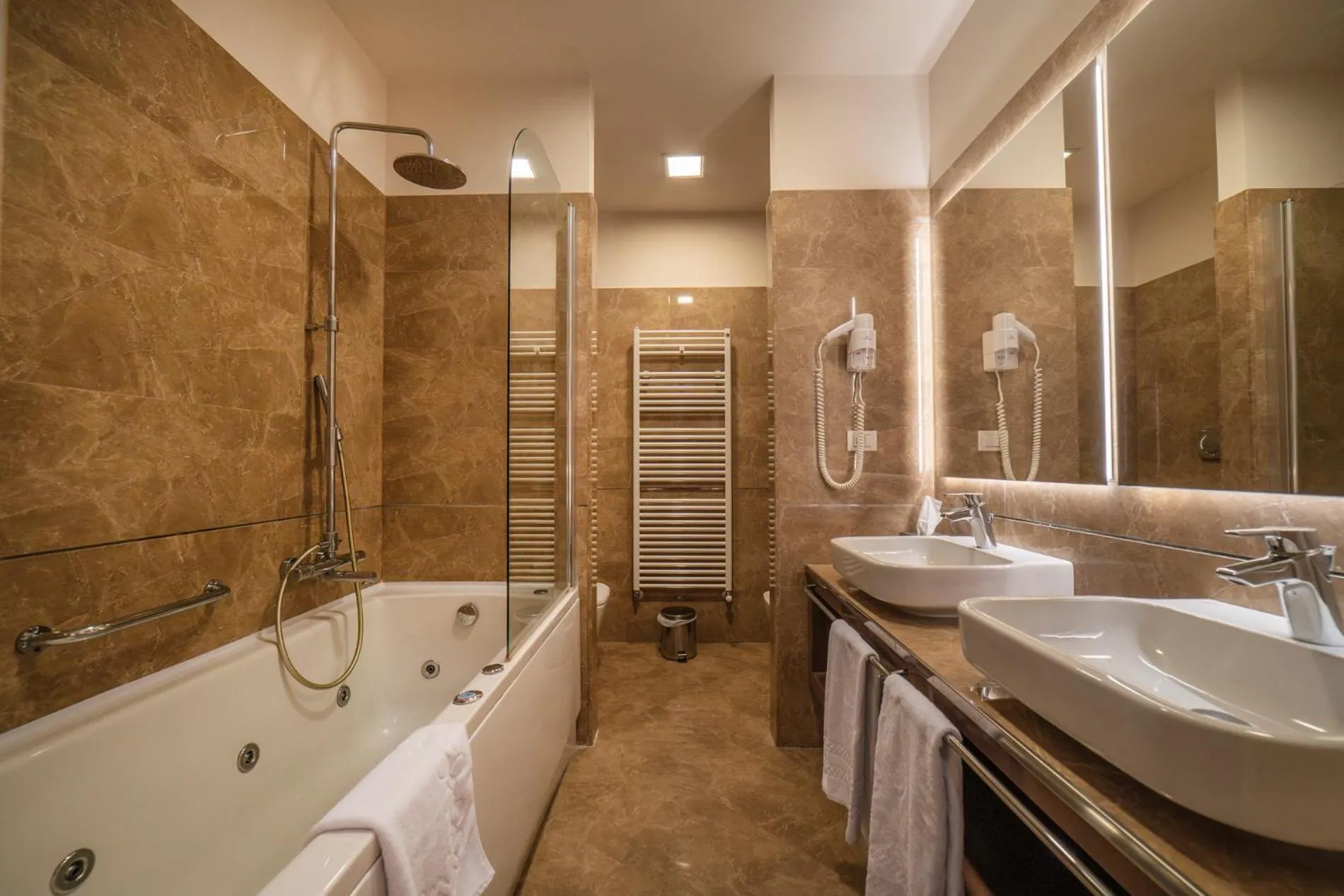 Bathroom in Hotel Palazzo San Lorenzo & Spa