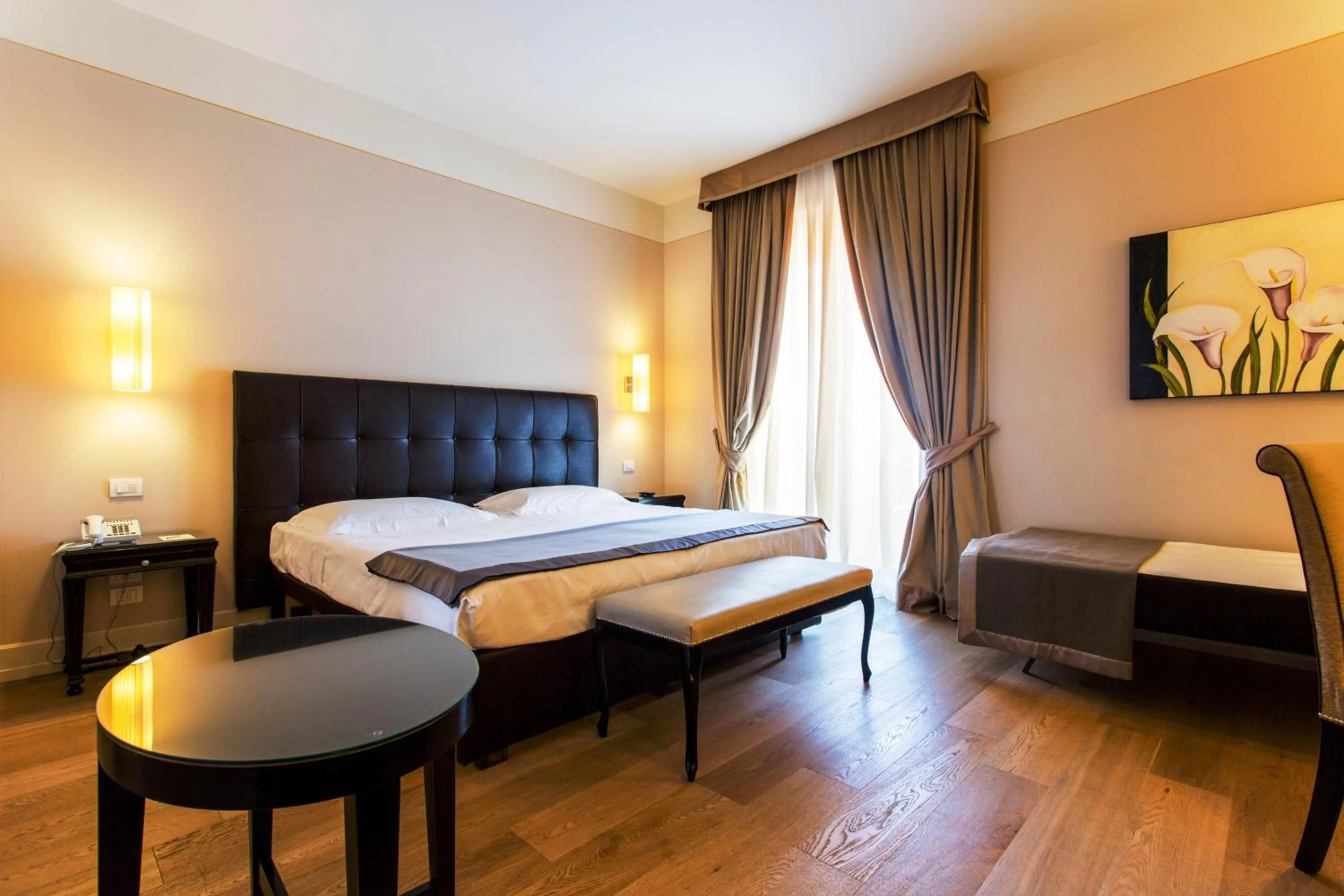 Photo of the whole room, Bed in Hotel Palazzo San Lorenzo & Spa