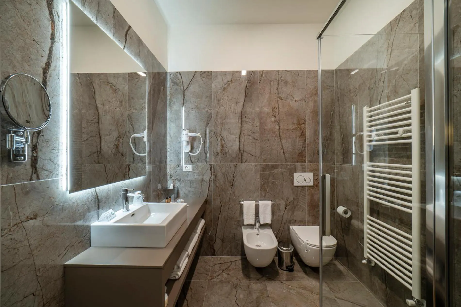 Shower in Hotel Palazzo San Lorenzo & Spa