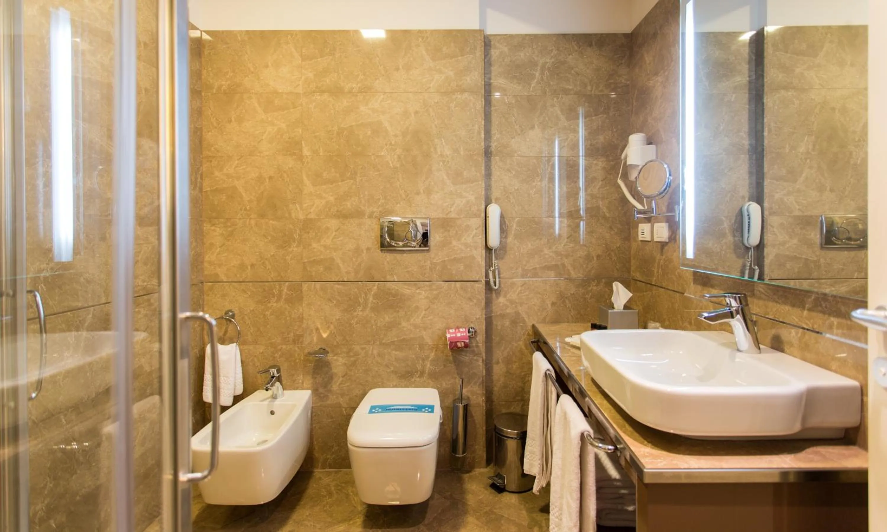 Toilet in Hotel Palazzo San Lorenzo & Spa