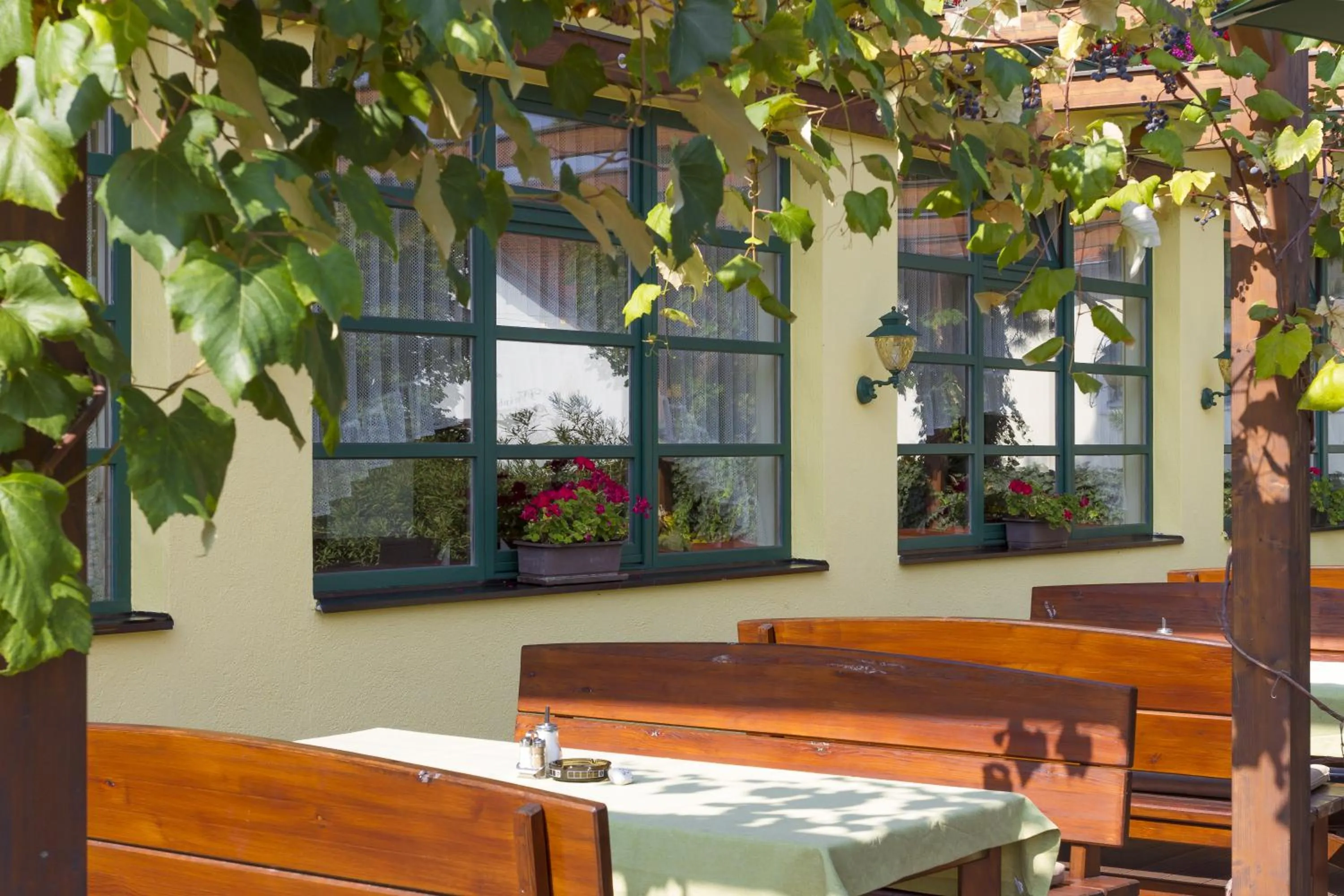 Lounge or bar in Burgenländerhof Hotel Garni