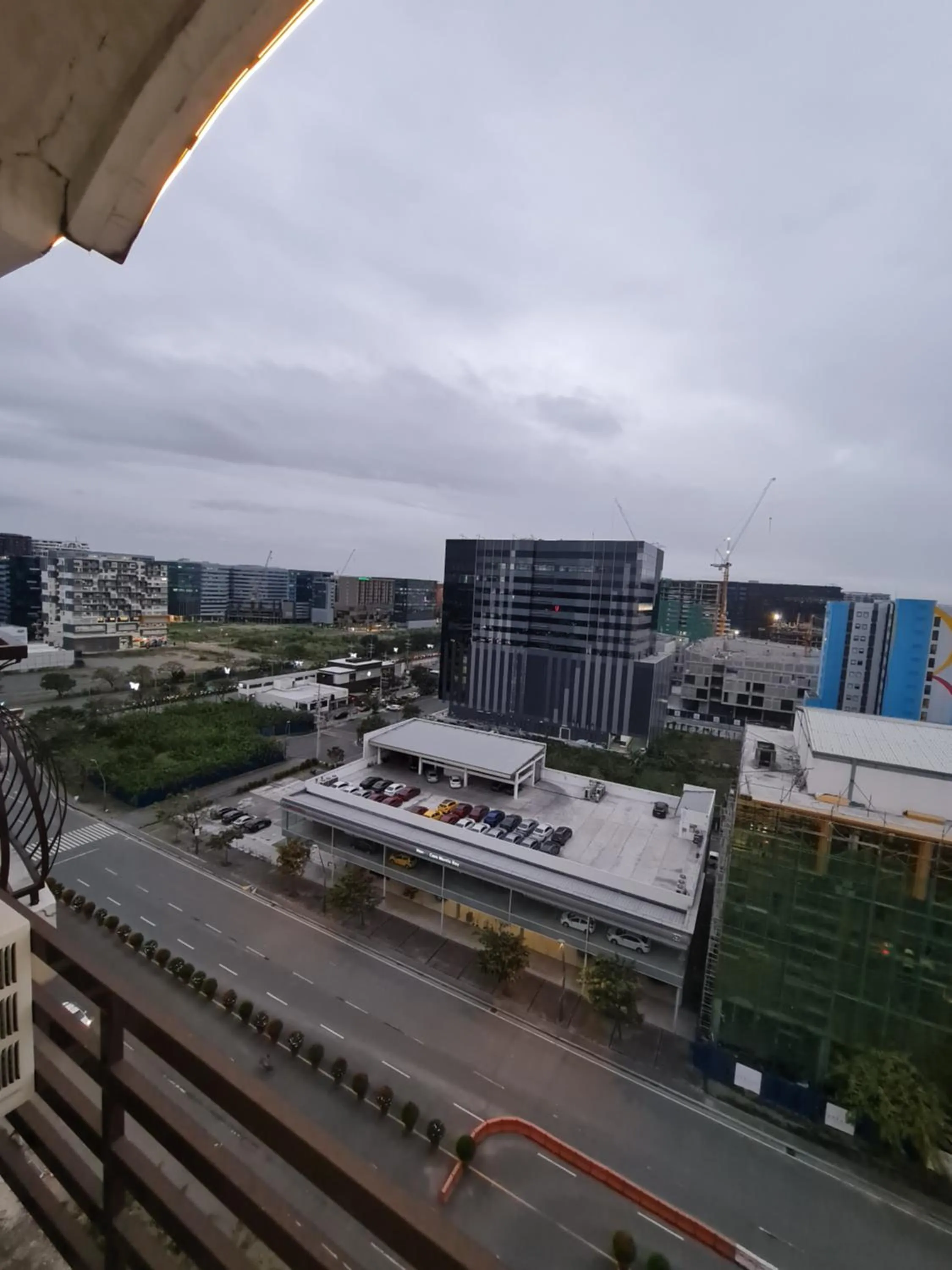 Solemare Parksuites Condominium - Condo R Us