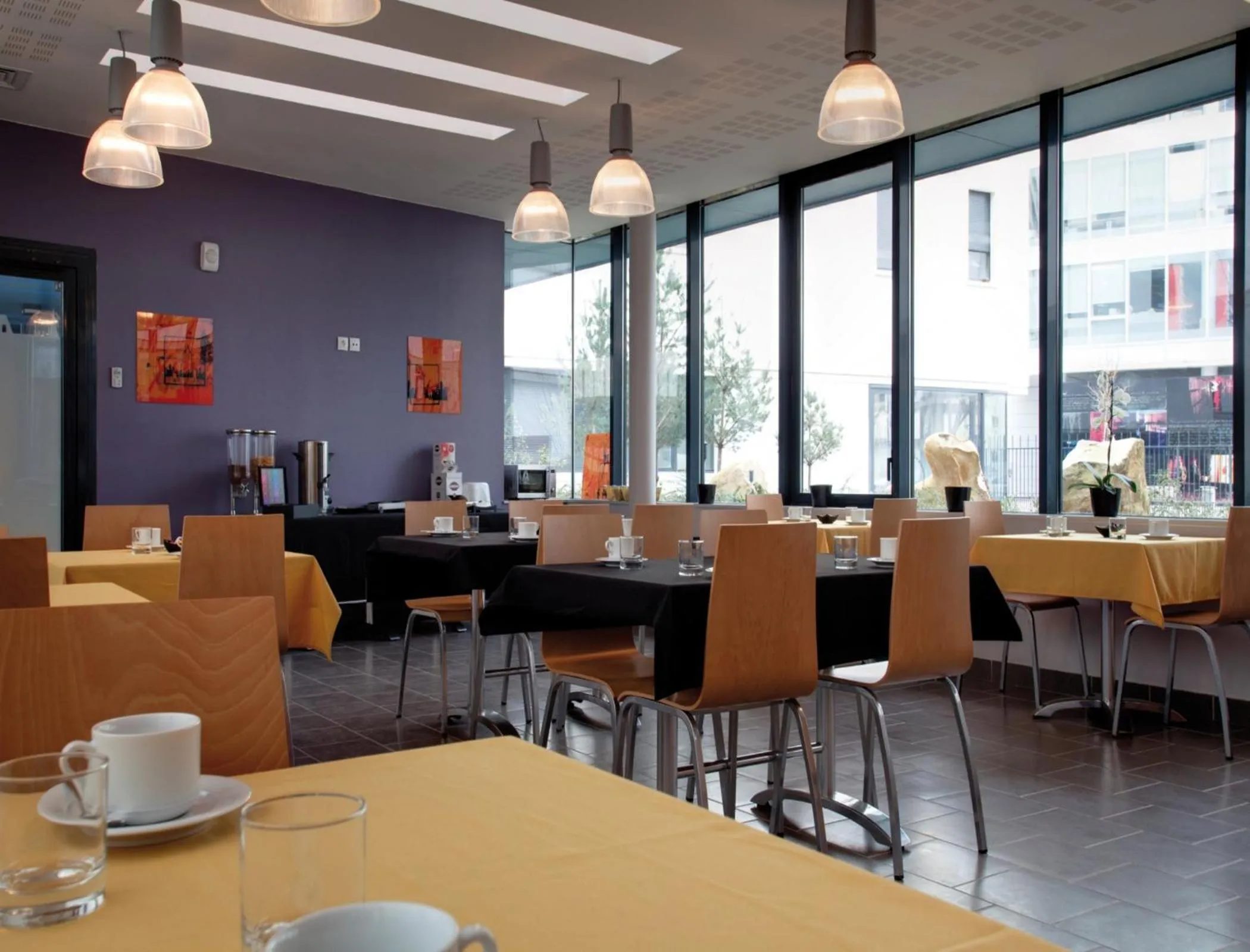 Restaurant/places to eat in Lagrange Apart’Hotel Paris-Boulogne