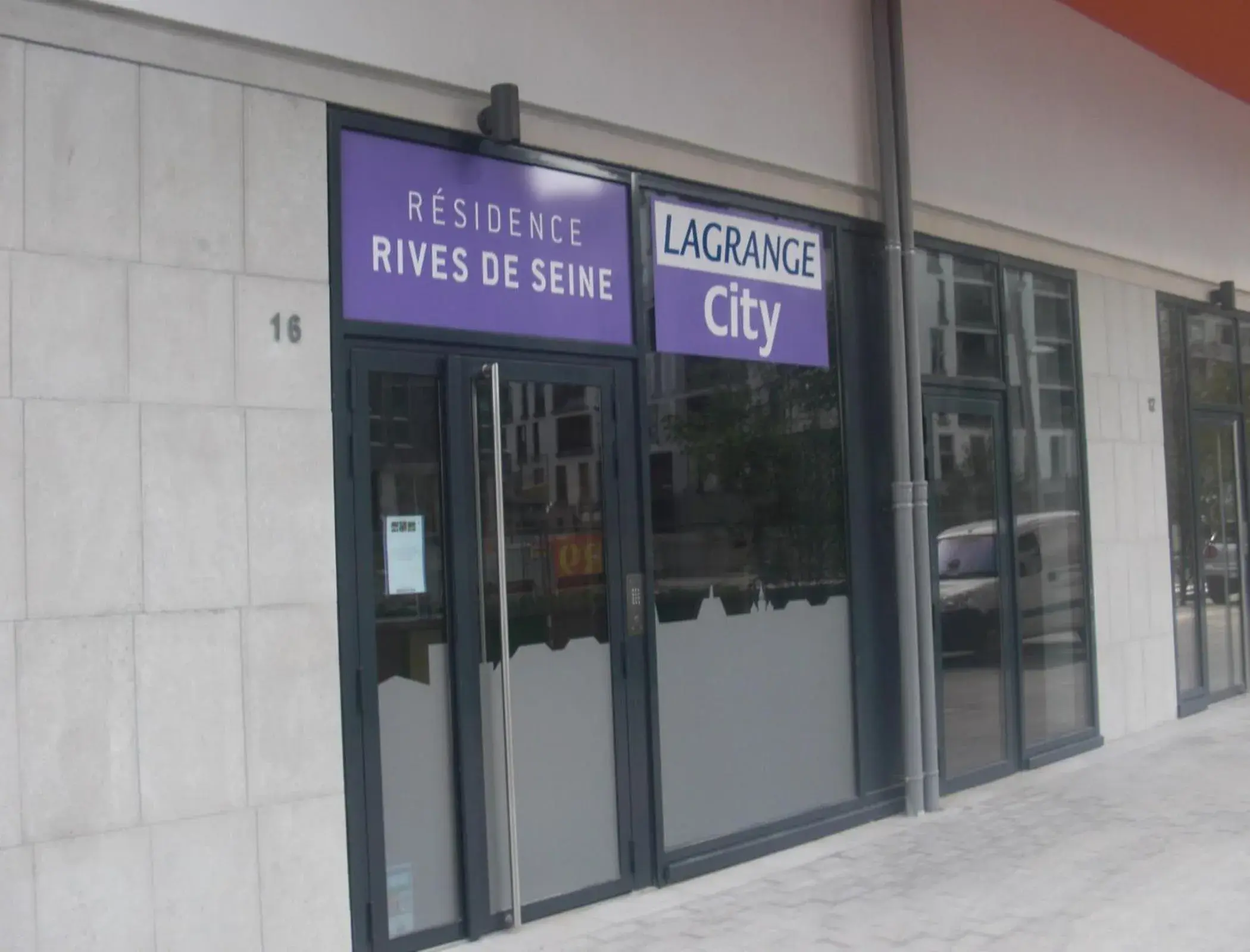 Facade/entrance in Lagrange Apart’Hotel Paris-Boulogne Facade/entrance in Lagrange Apart’Hotel Paris-Boulogne
