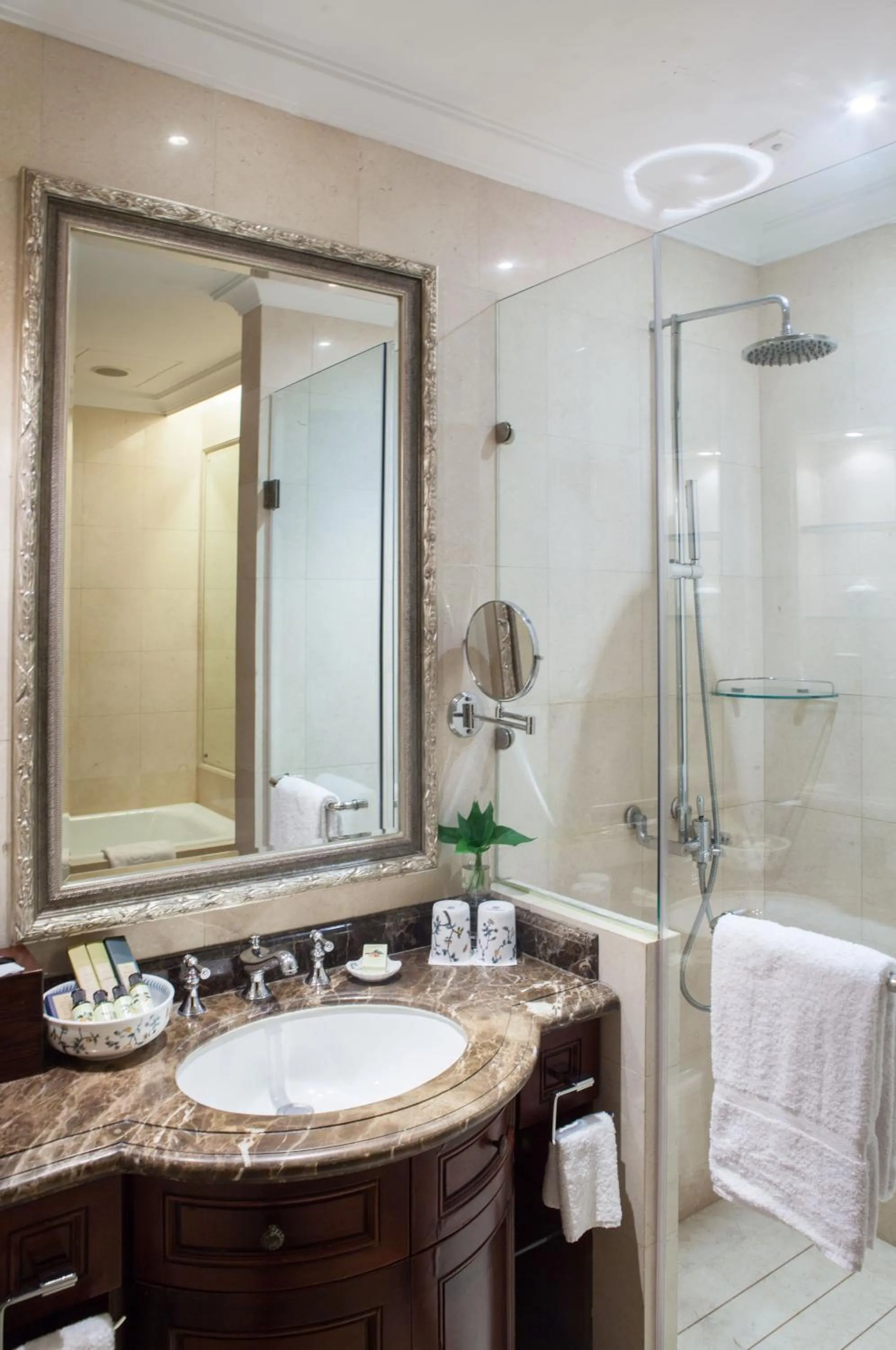 Bathroom in Sky Fortune Boutique Hotel Shanghai