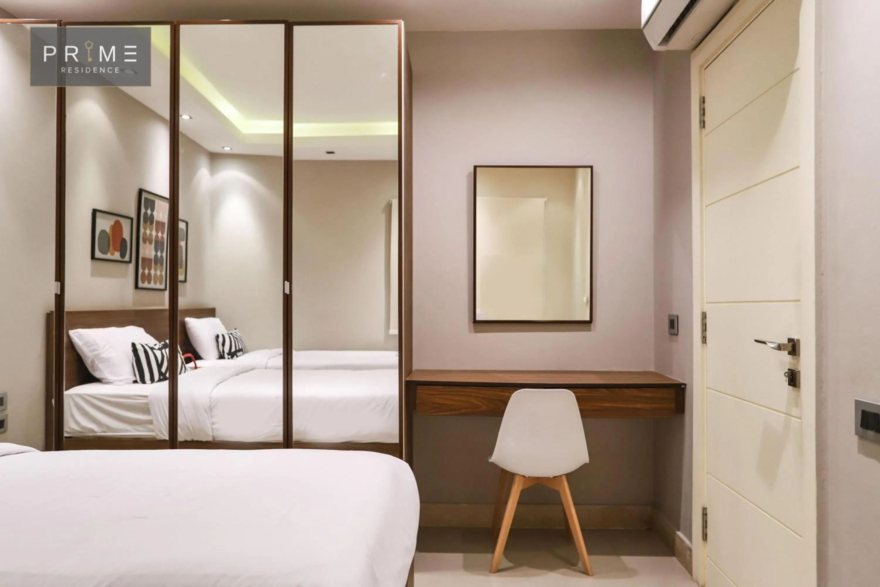 Photo of the whole room, Bed in Prime Residence New Cairo