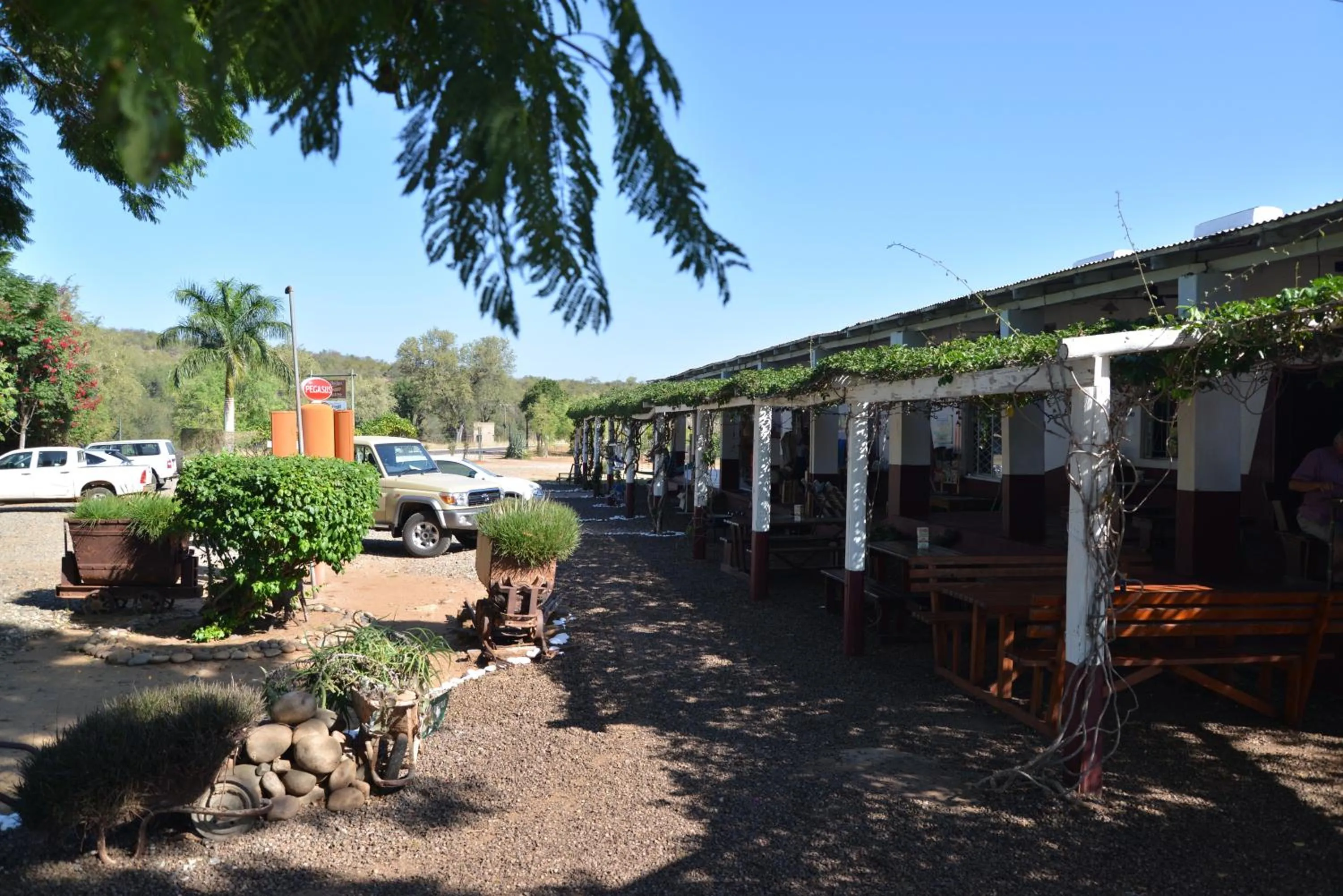 Restaurant/places to eat in Three Bridges B&B