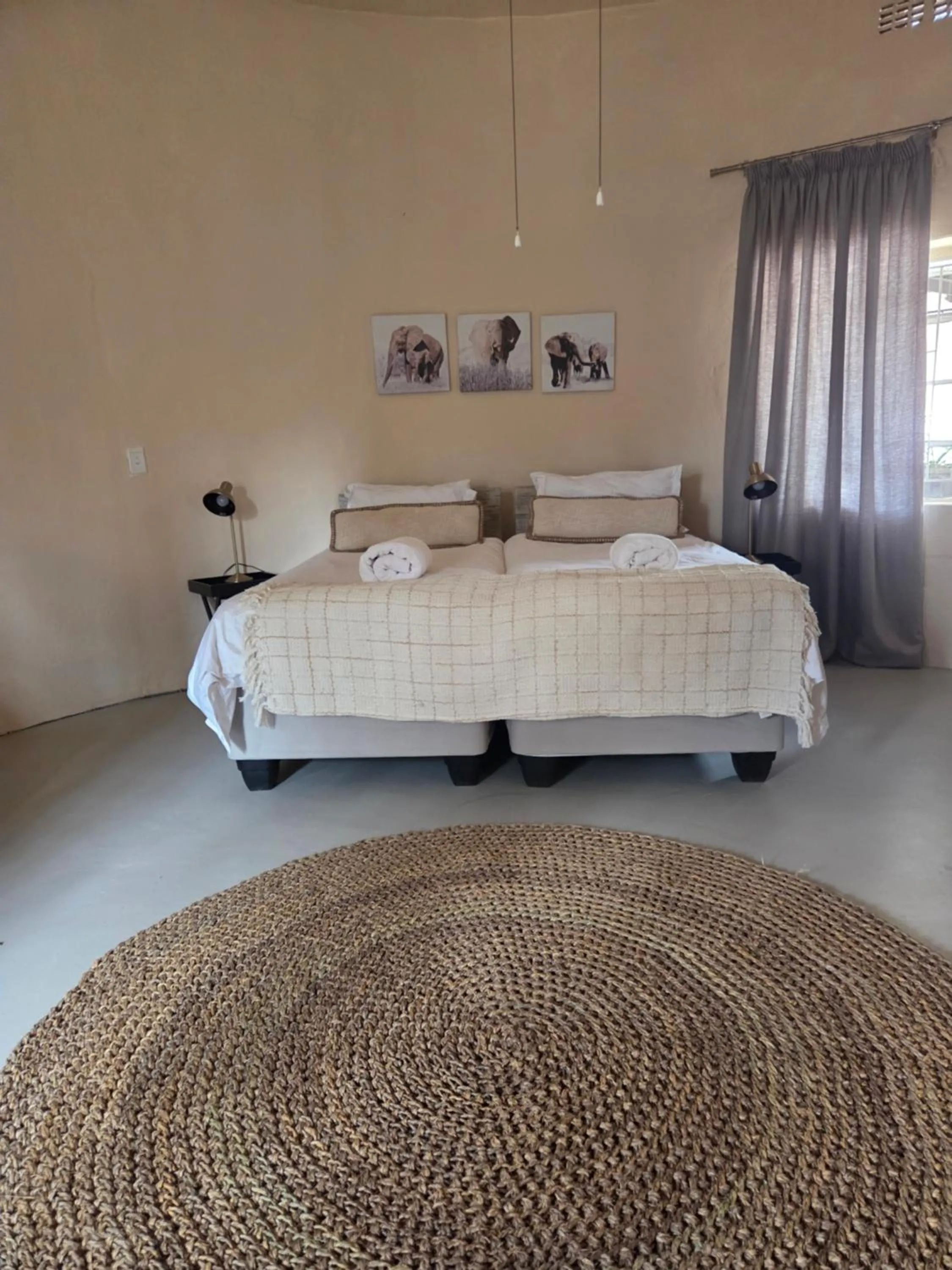 Bedroom, Bed in Three Bridges B&B