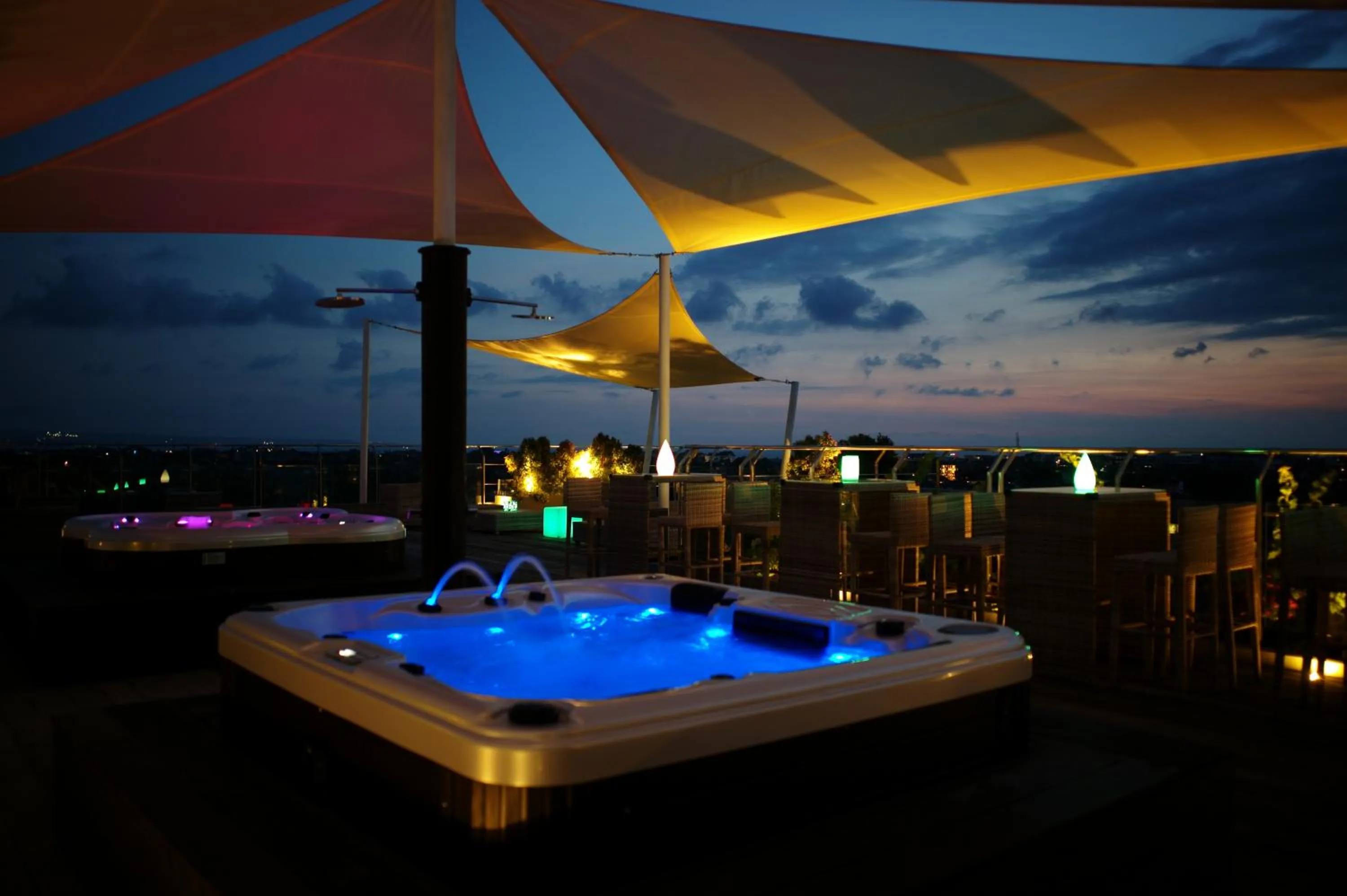 Restaurant/places to eat in Hotel Daun Bali Seminyak