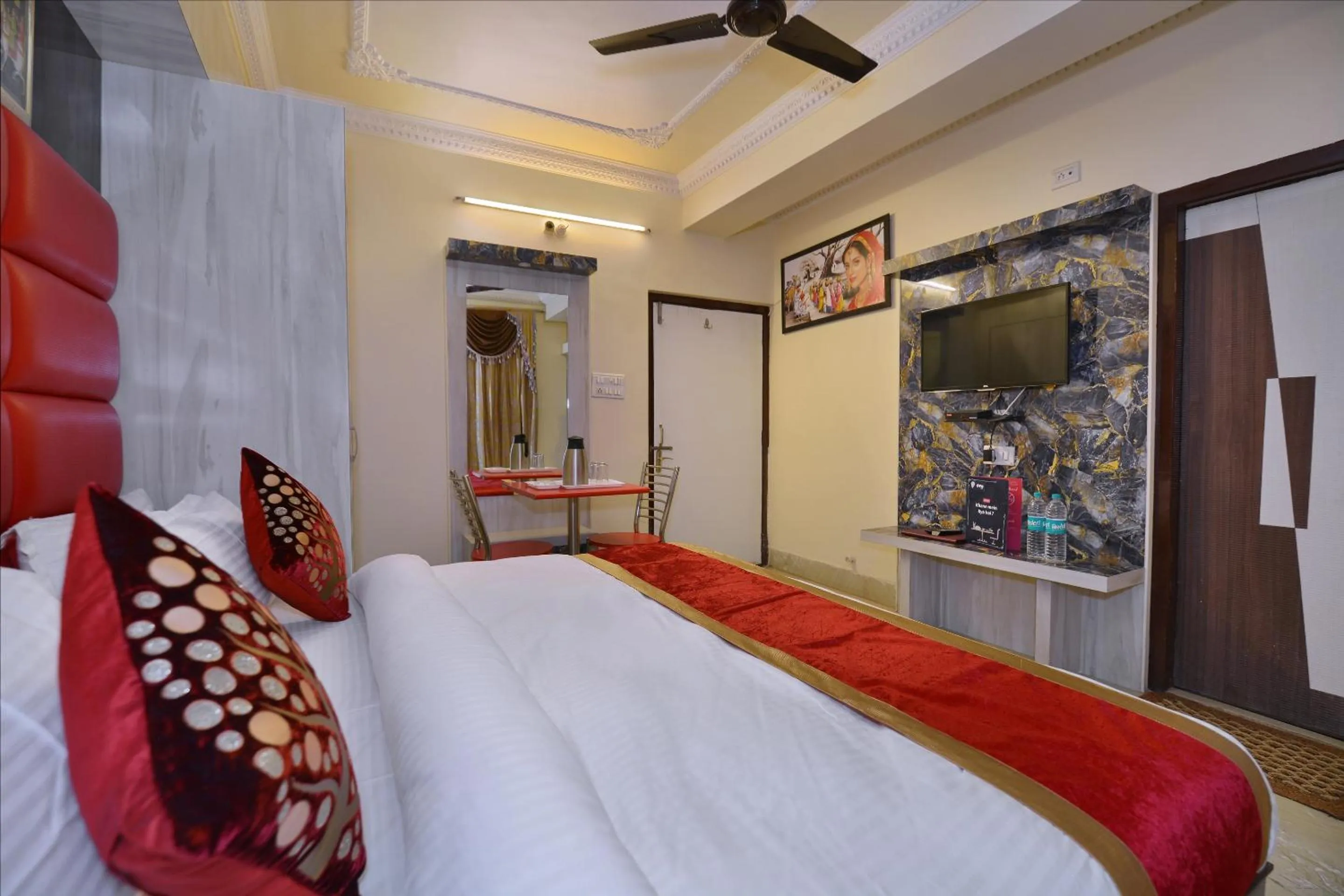 Bedroom, Bed in Super Hotel O Ganpati Plaza Ajmer