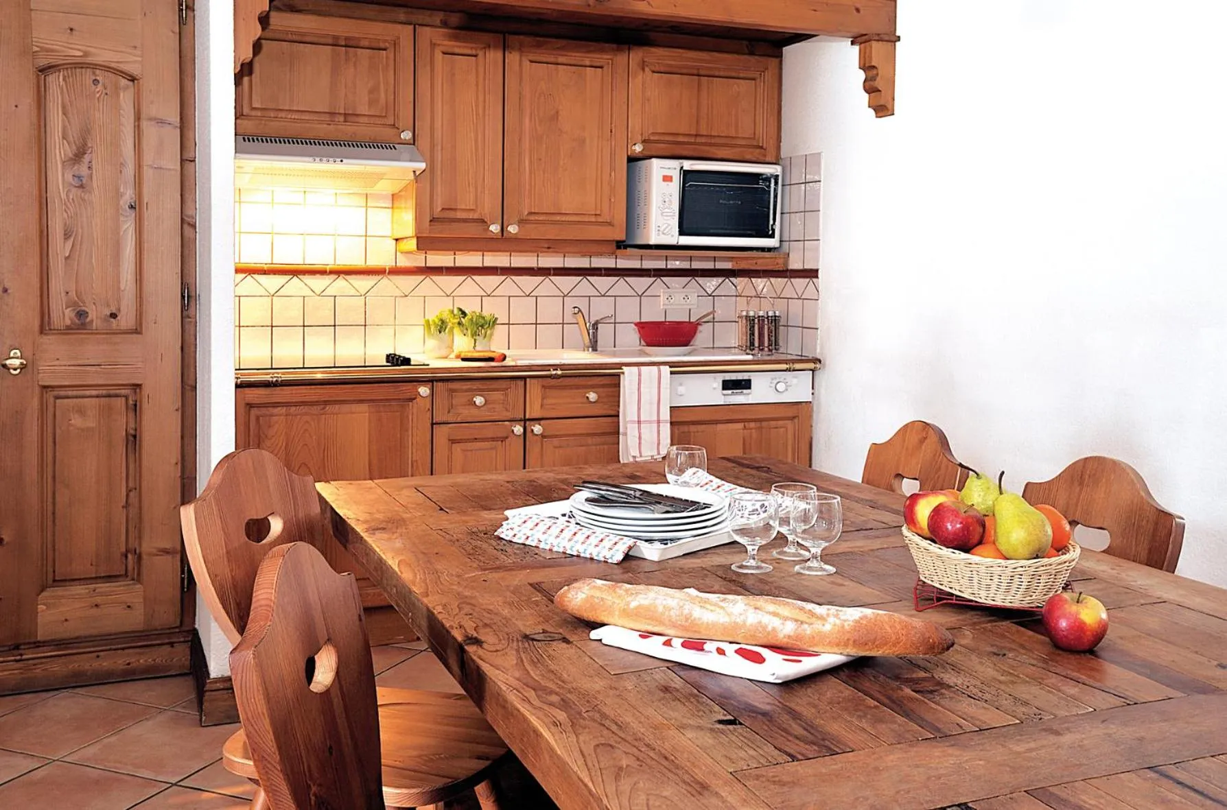 Kitchen or kitchenette in Lagrange Vacances Le Cristal d'Argentière
