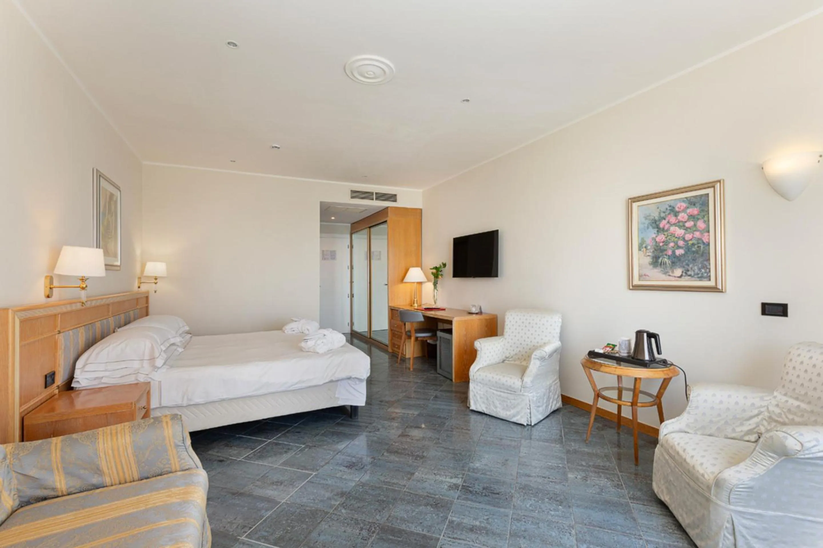 Bed in Grand Hotel Mediterranee