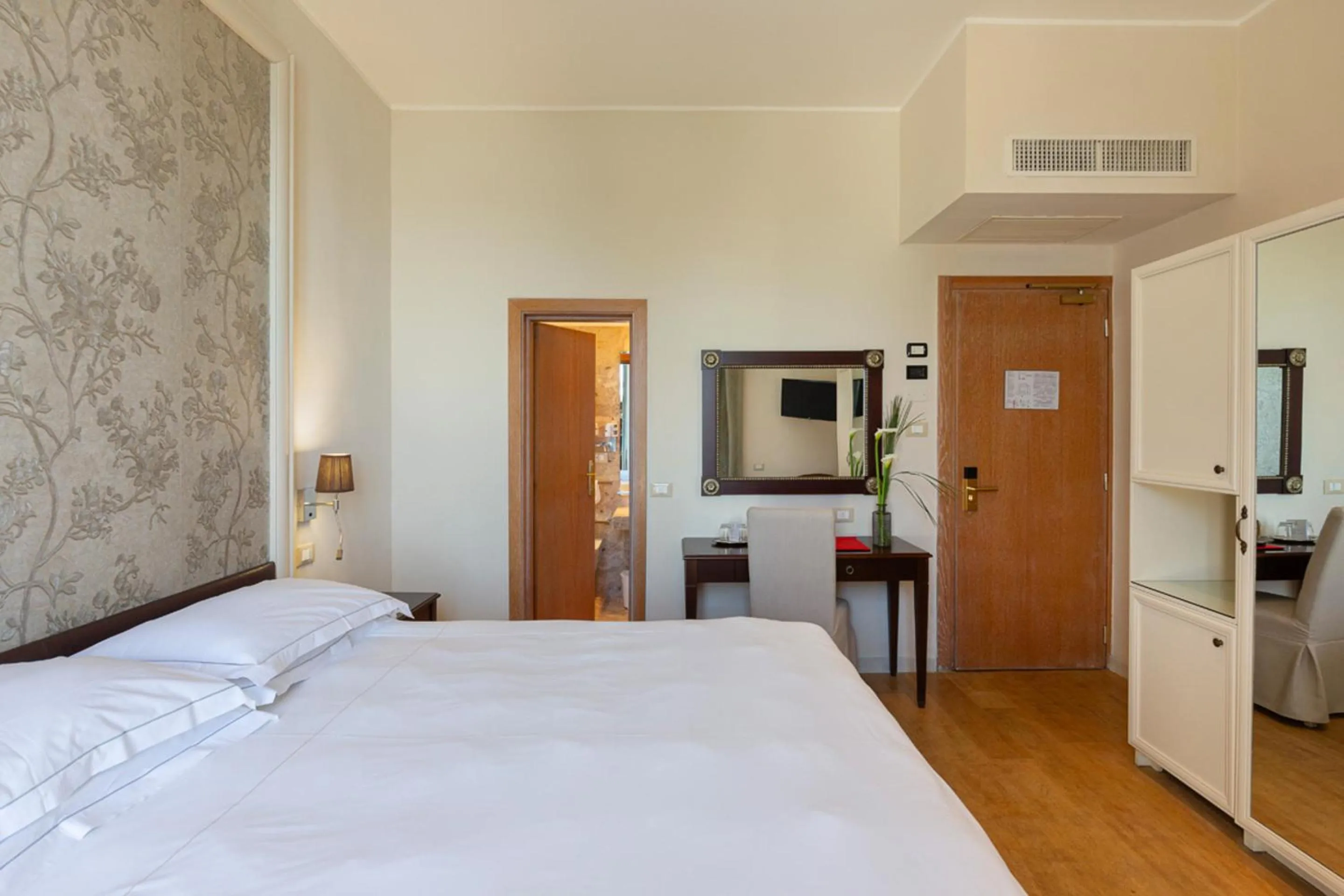 Bed in Grand Hotel Mediterranee