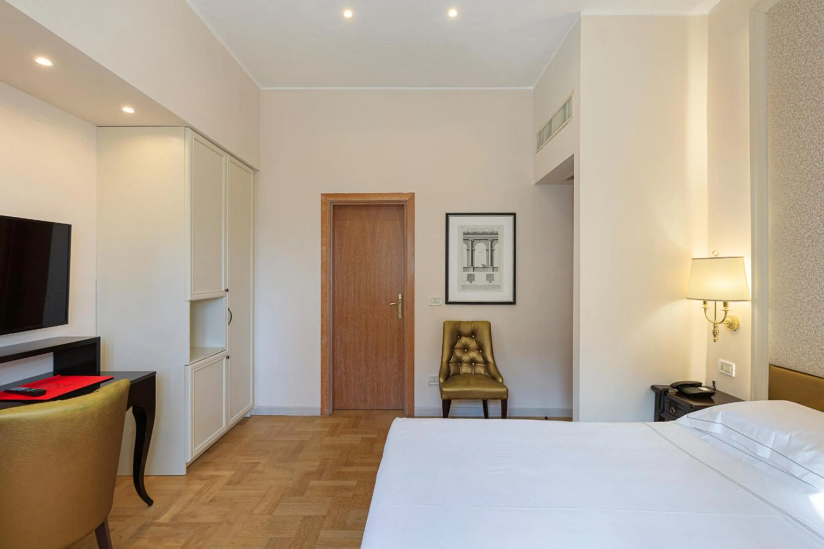 Bed in Grand Hotel Mediterranee