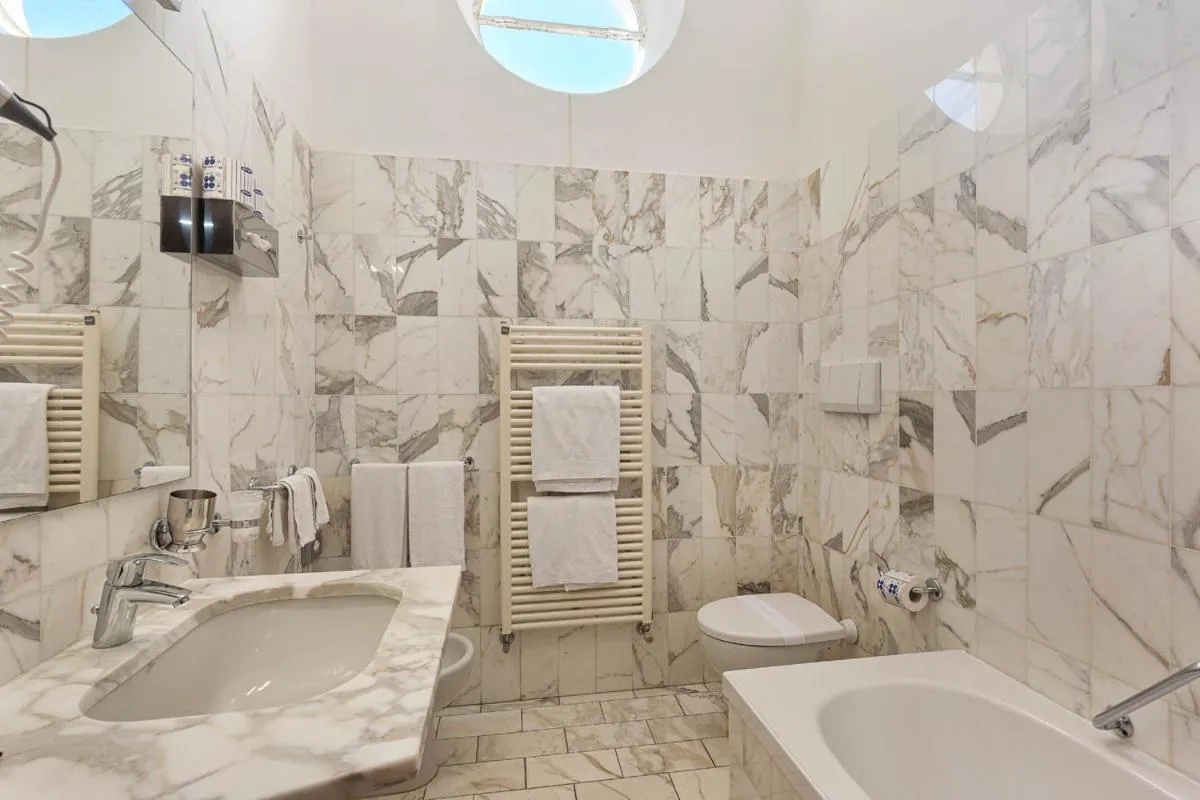 Shower in LVG Hotel Collection - Grand Hotel Mediterranee