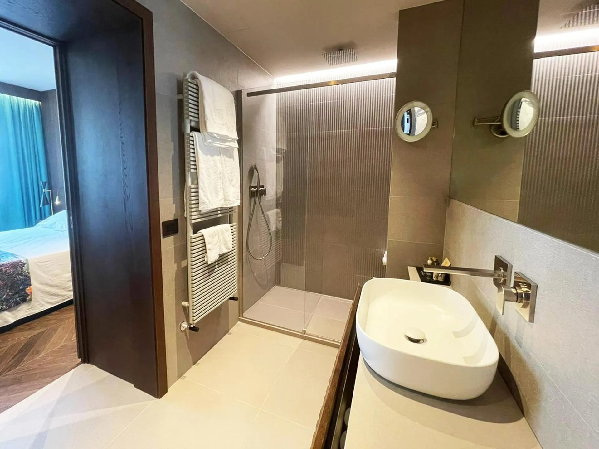 Shower in LVG Hotel Collection - Grand Hotel Mediterranee