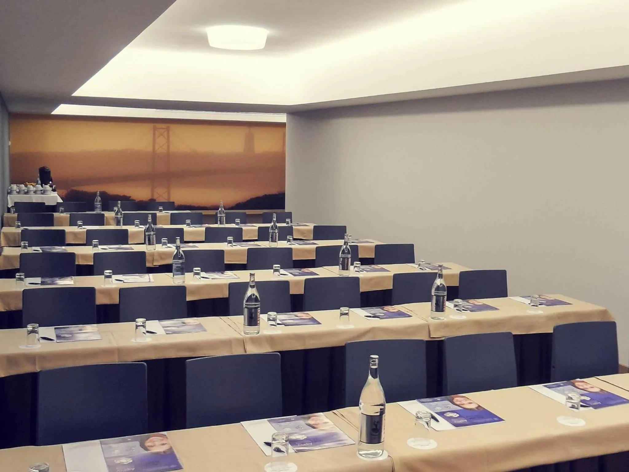 Meeting/conference room in Mercure Lisboa Almada