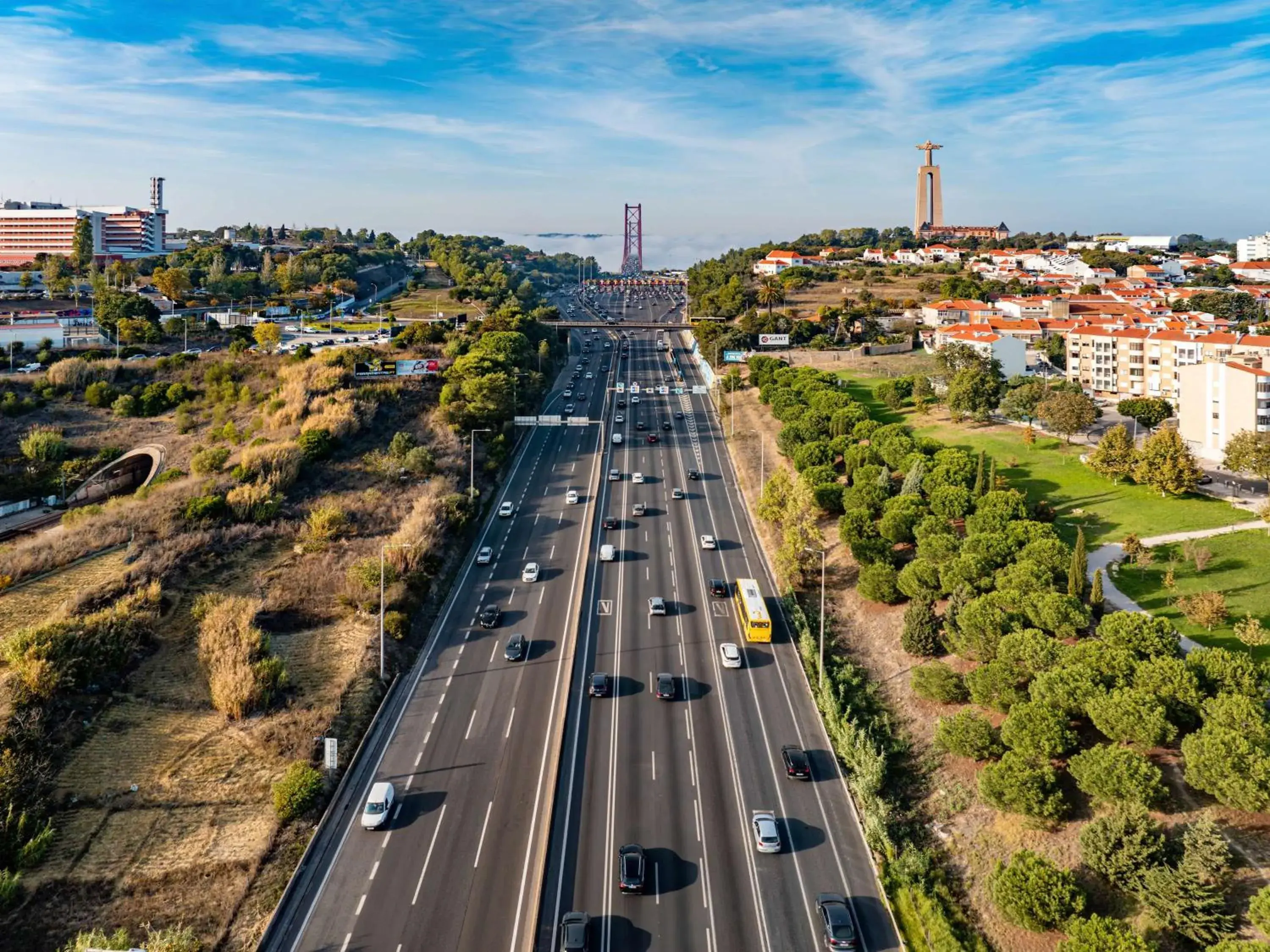 Property building in Mercure Lisboa Almada Property building in Mercure Lisboa Almada