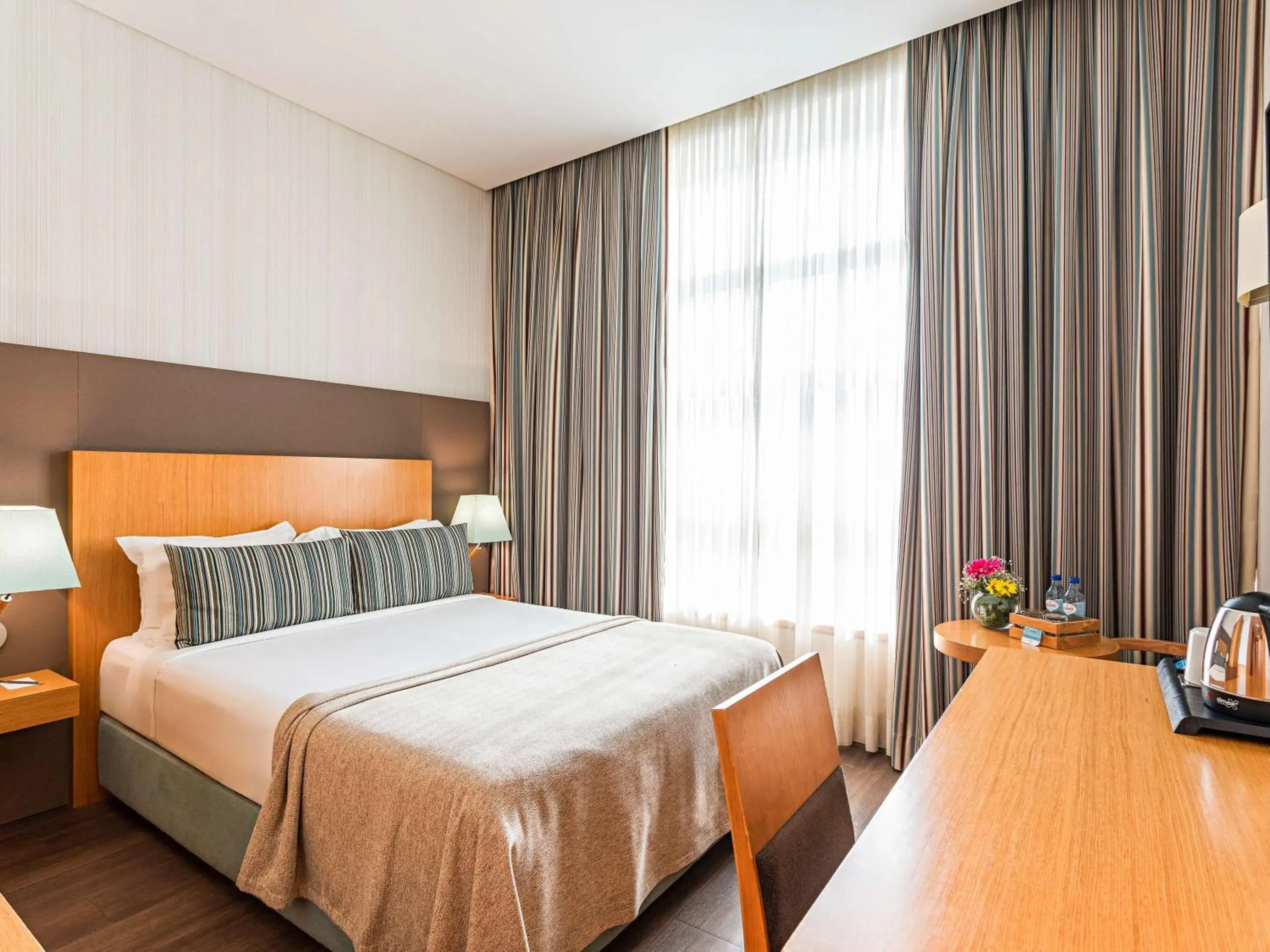 Bedroom, Bed in Mercure Lisboa Almada Bedroom, Bed in Mercure Lisboa Almada