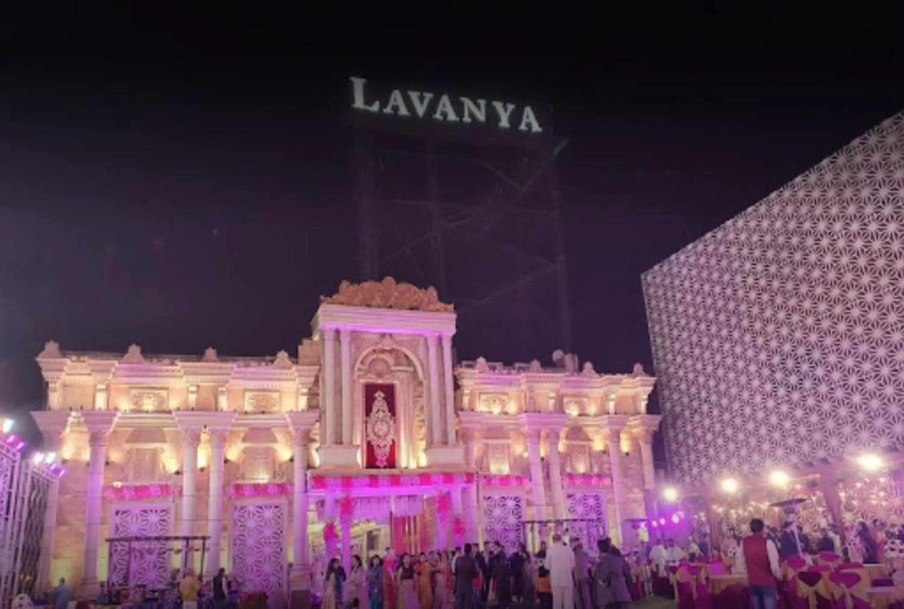 Banquet/Function facilities in Lavanya Hotel- Near Alipur, Delhi