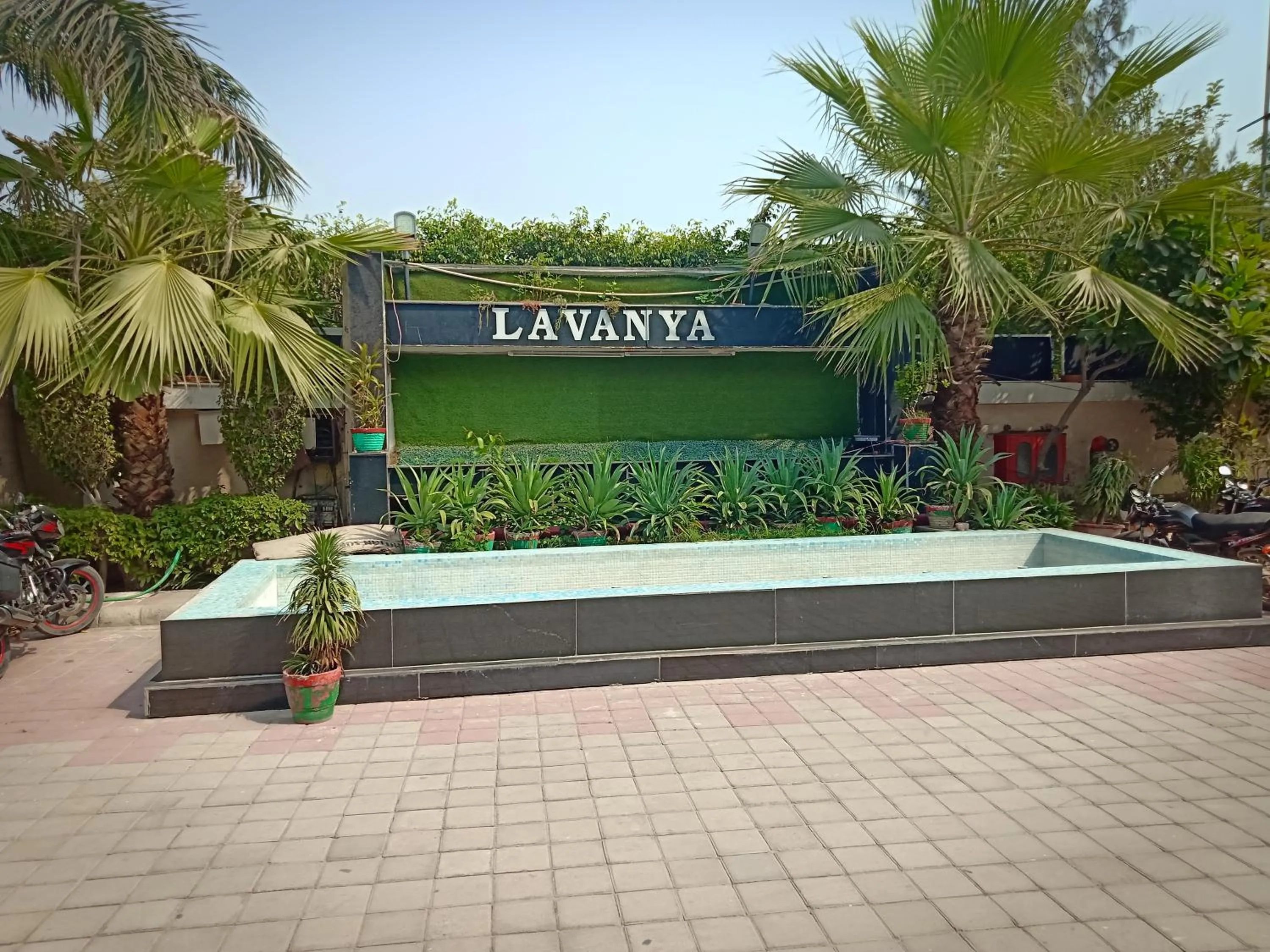 Property building in Lavanya Hotel- Near Alipur, Delhi