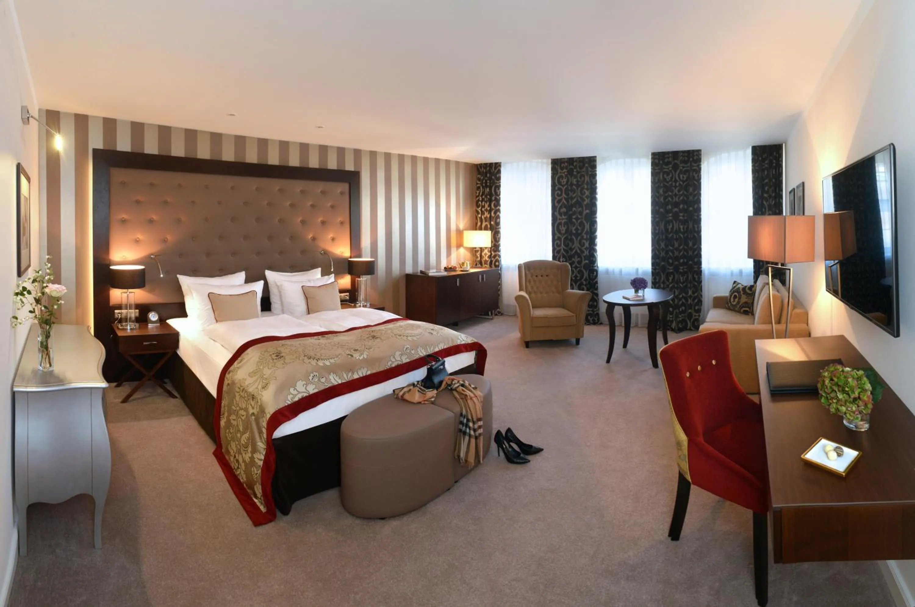 Photo of the whole room, Bed in Romantik Hotel Burgkeller Residenz Kerstinghaus