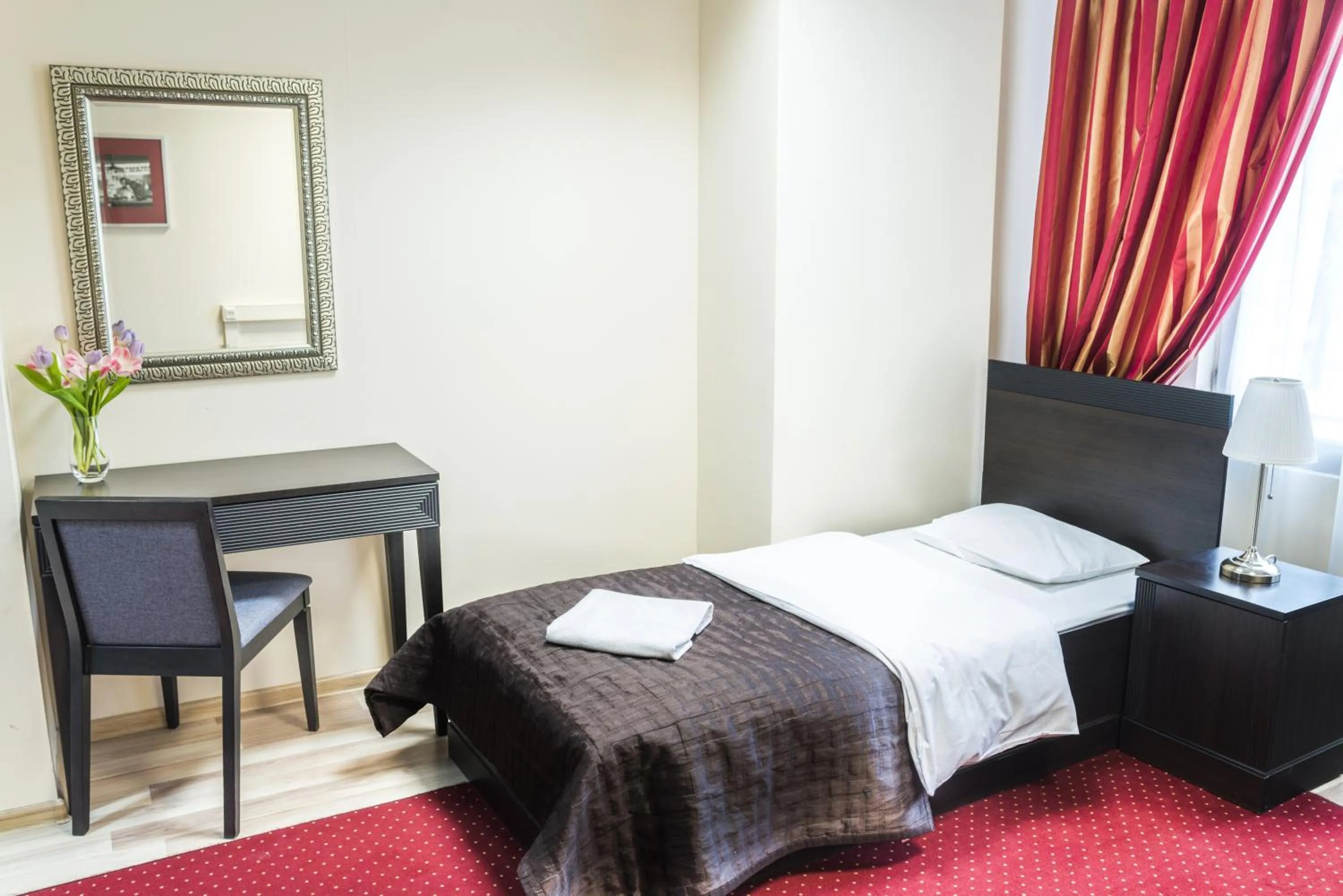 Bed in SCSK Żurawia