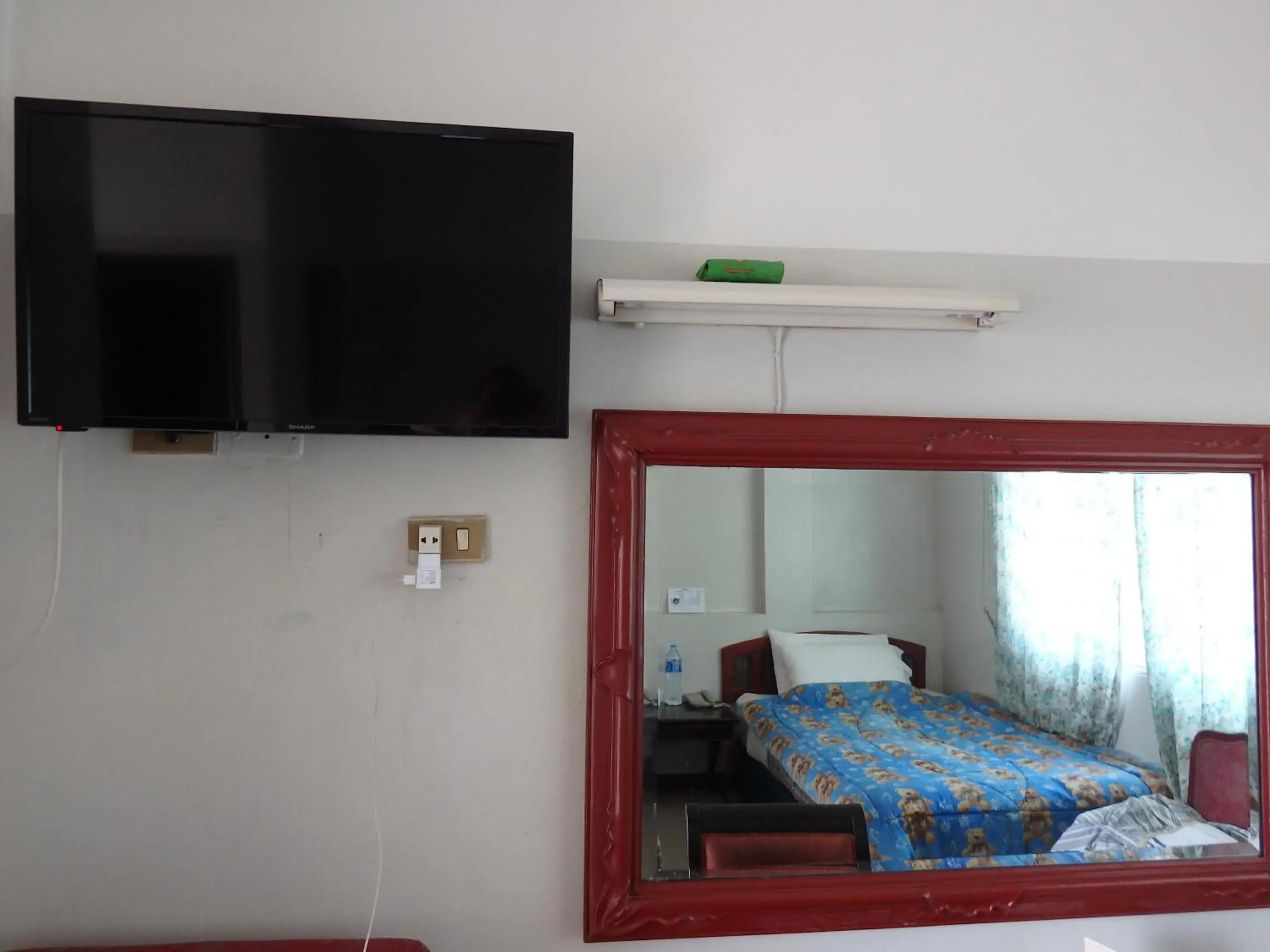 Photo of the whole room, Bed in Sakol Hotel Photo of the whole room, Bed in Sakol Hotel