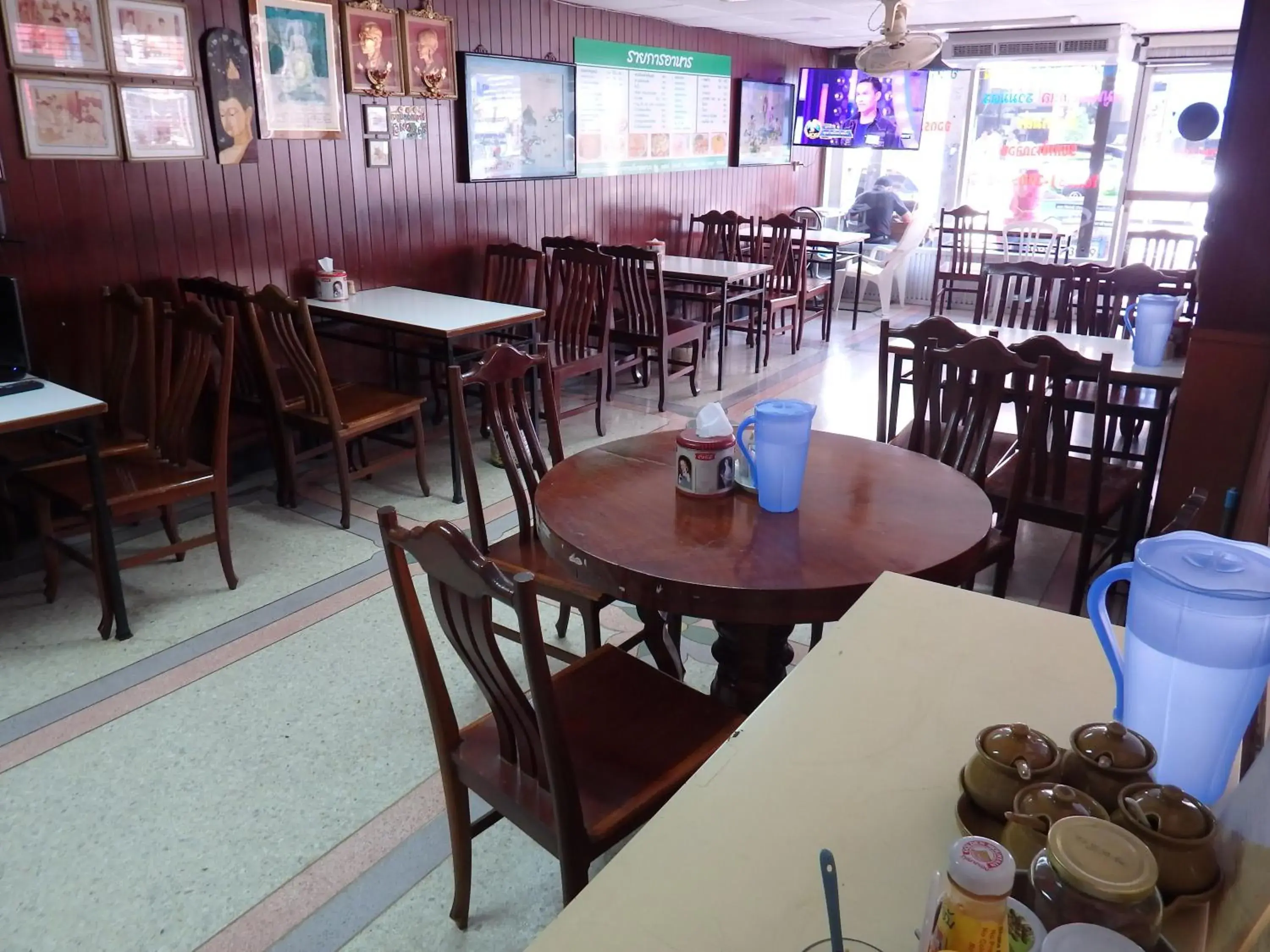 Restaurant/places to eat in Sakol Hotel Restaurant/places to eat in Sakol Hotel