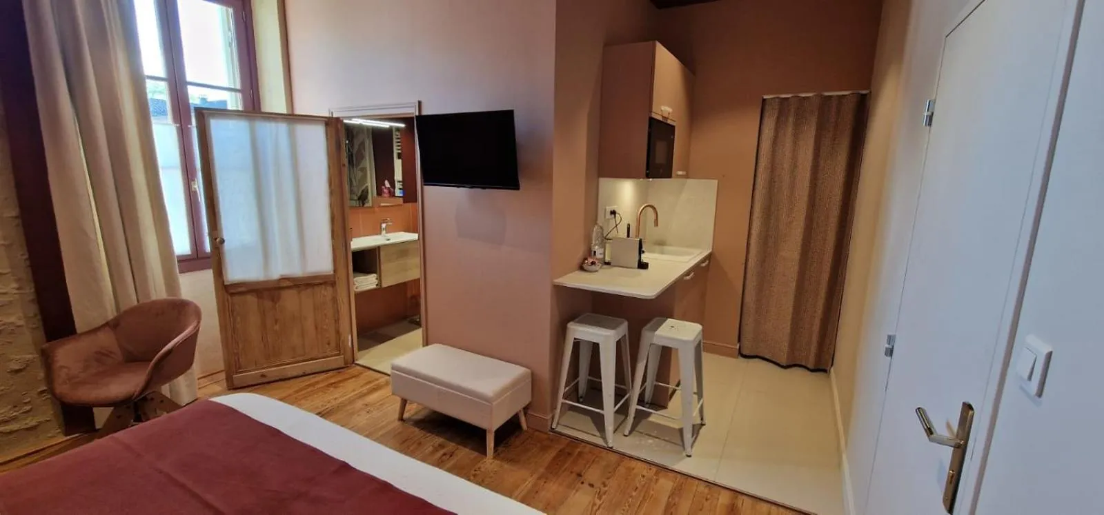 Bed in La Sauternaise, luxury Boutique B&B