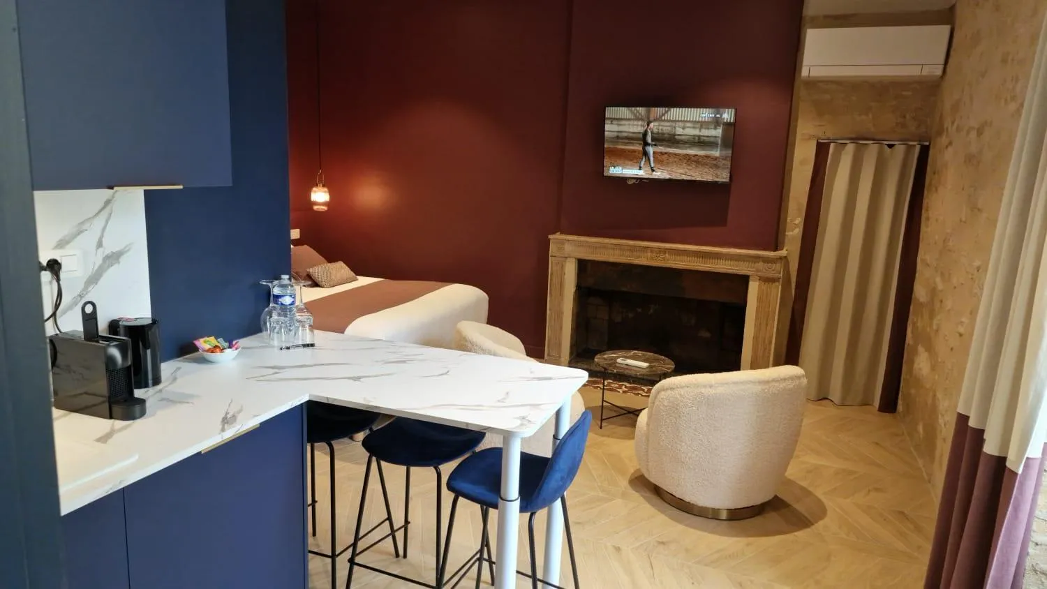 Bed in La Sauternaise, luxury Boutique B&B