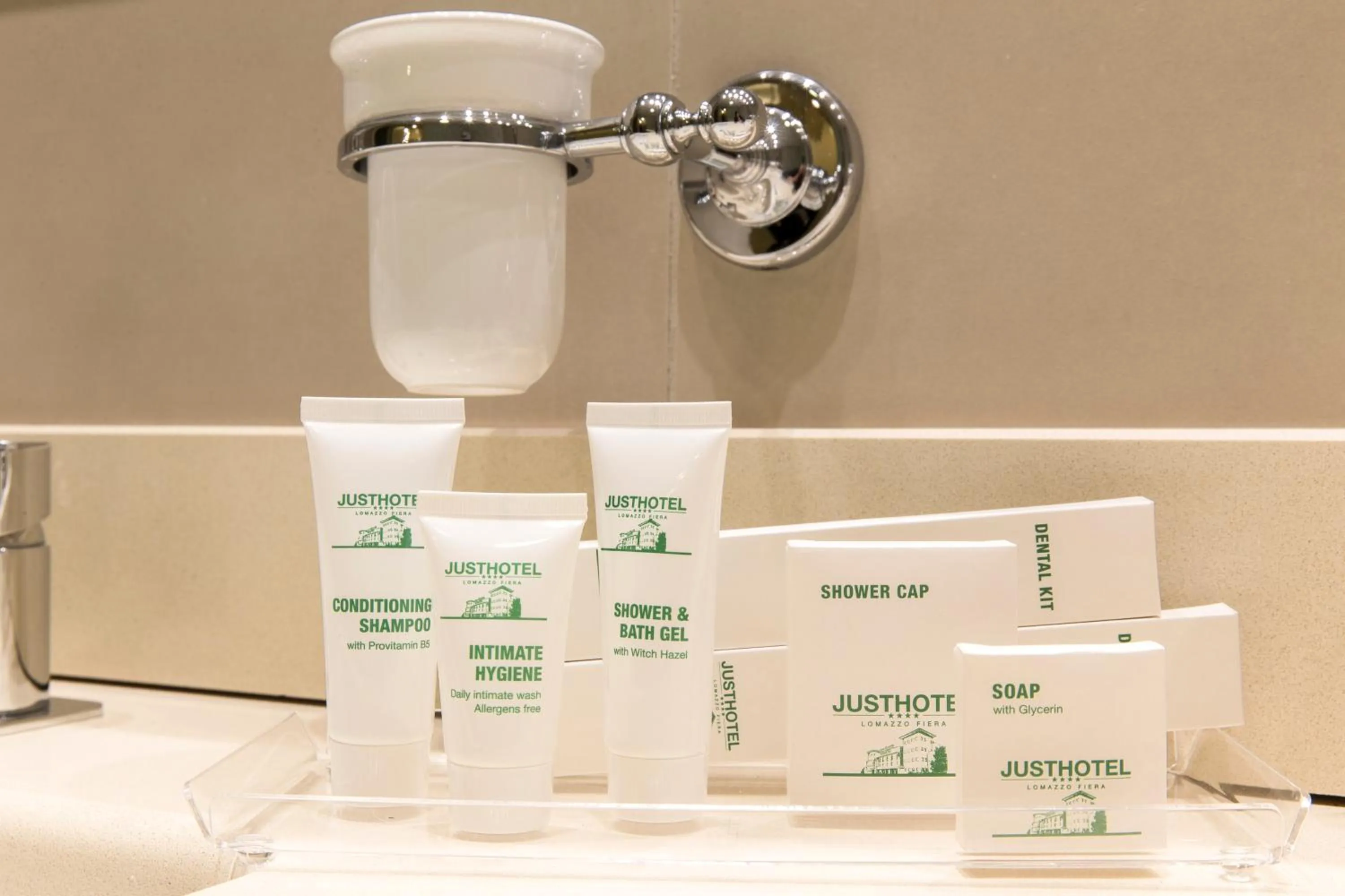 Bathroom in Just Hotel Lomazzo Fiera